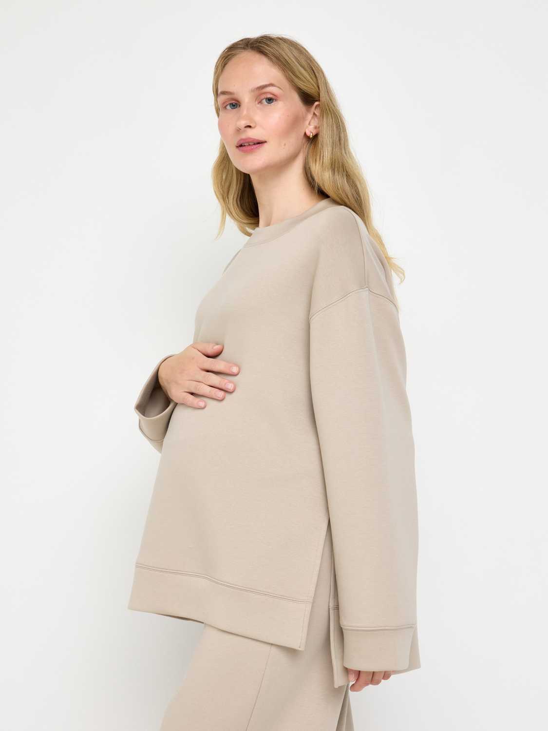 MOM sweatshirt