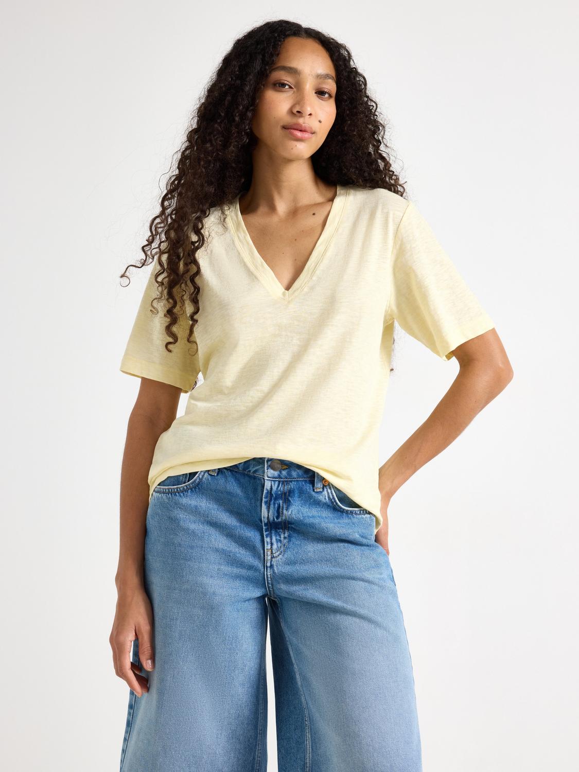 V-ringad t-shirt