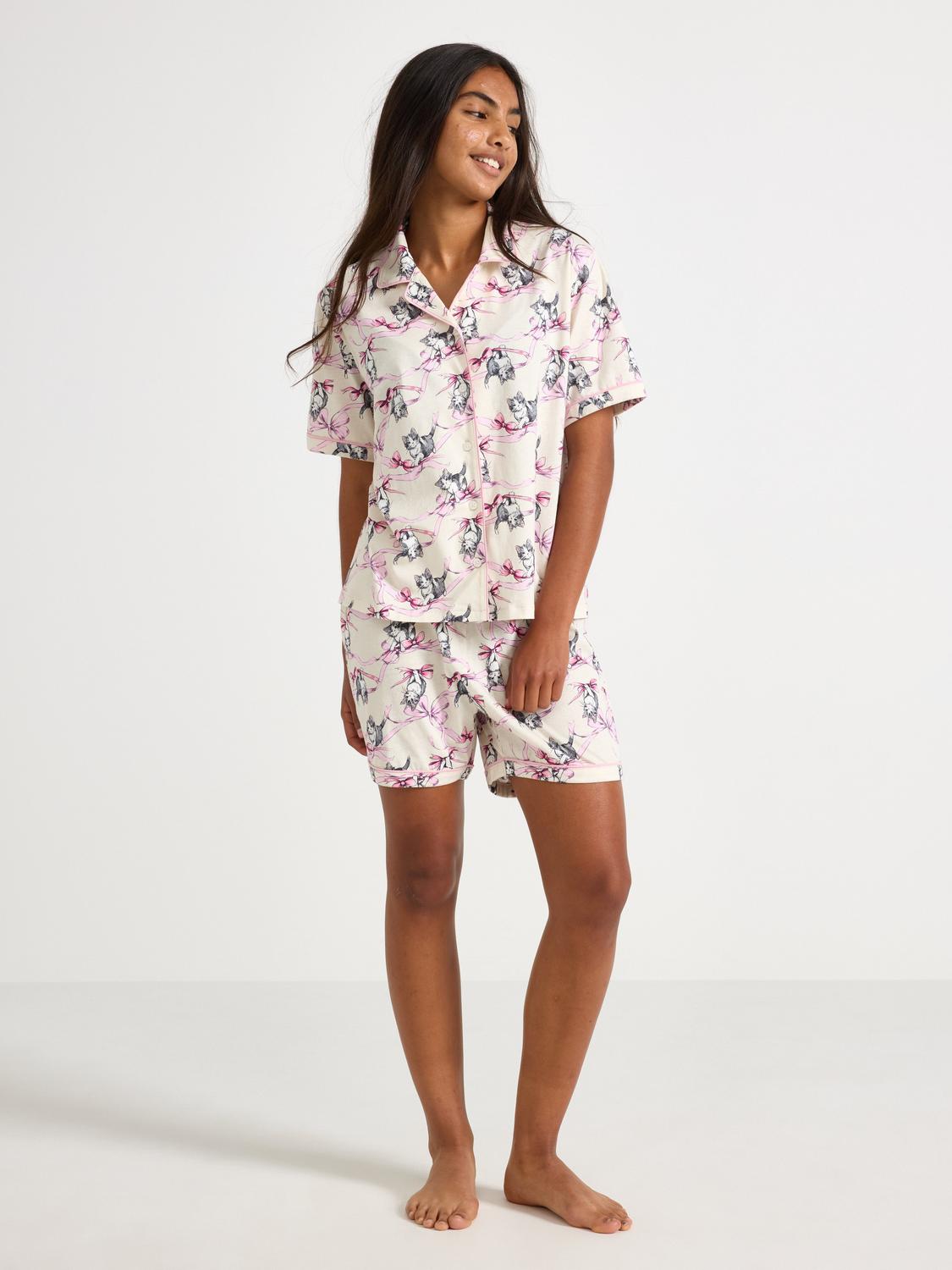 Pyjamasset med katter