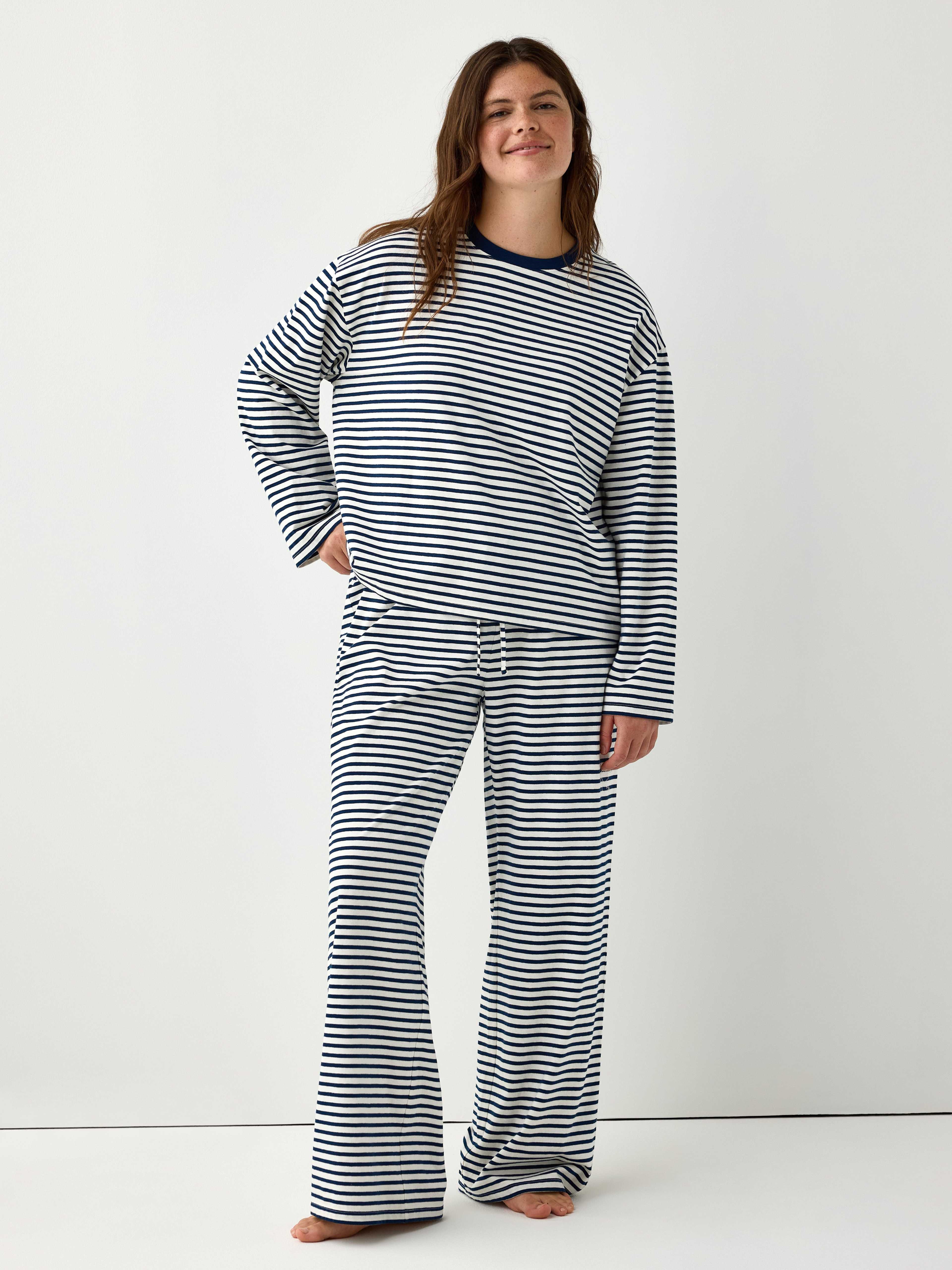 Randiga pyjamasbyxor