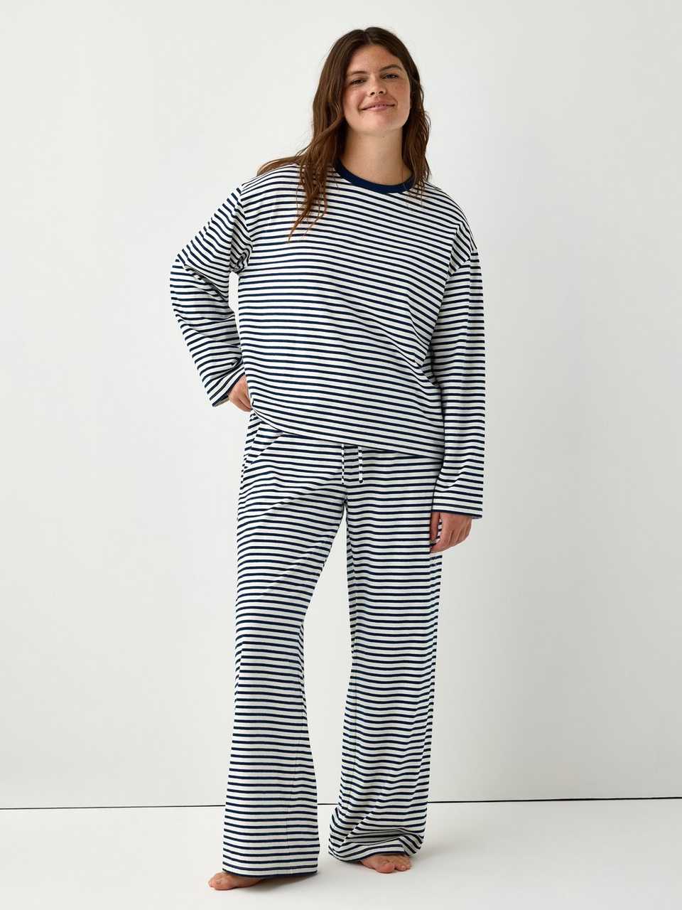 Randiga pyjamasbyxor