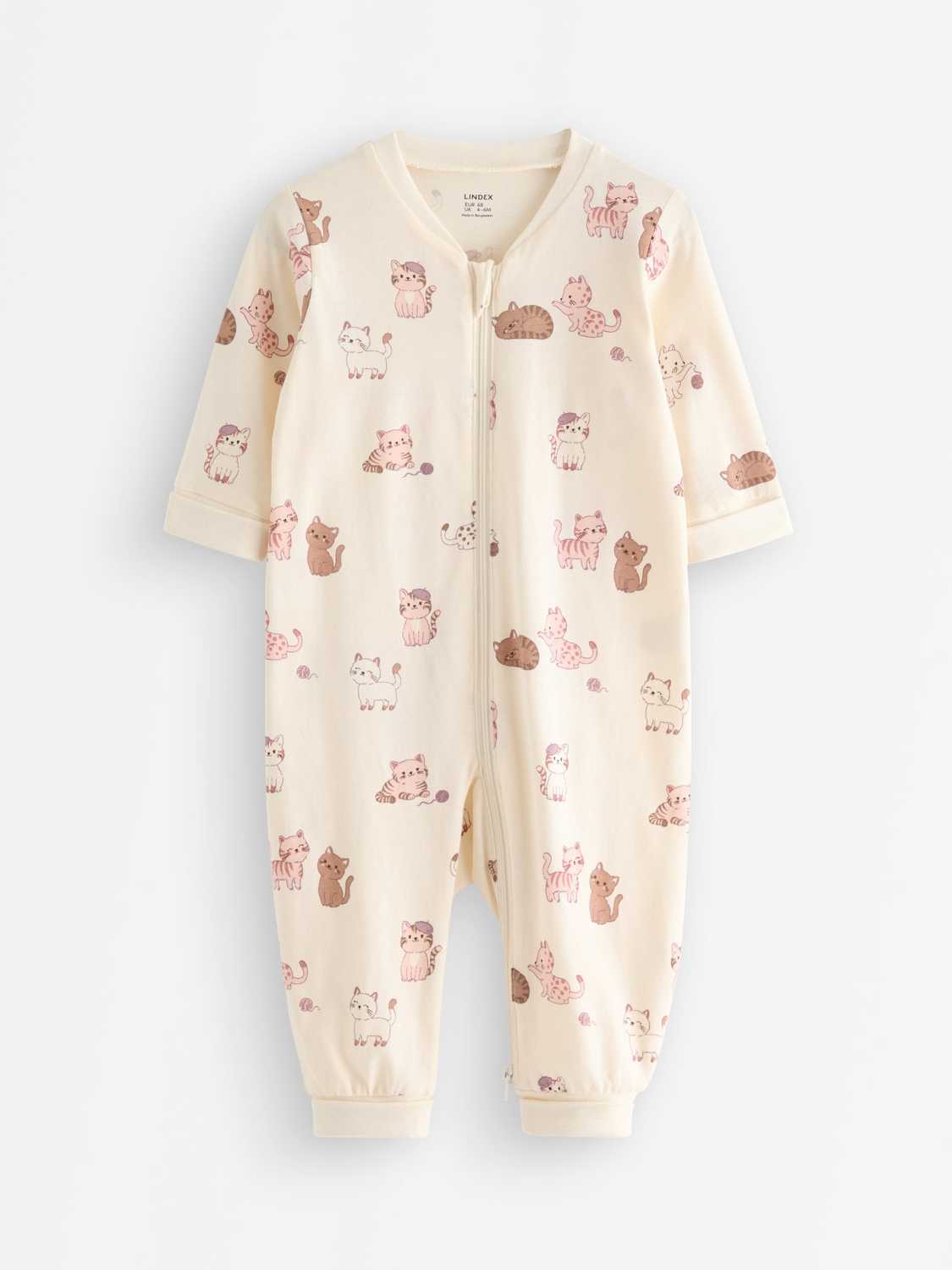 Pyjamas med applikation baktill