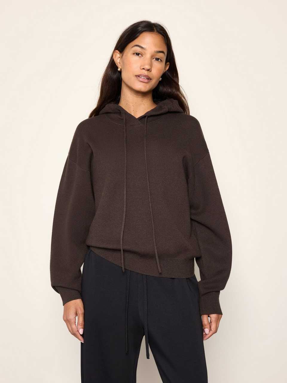 Finstickad hoodie