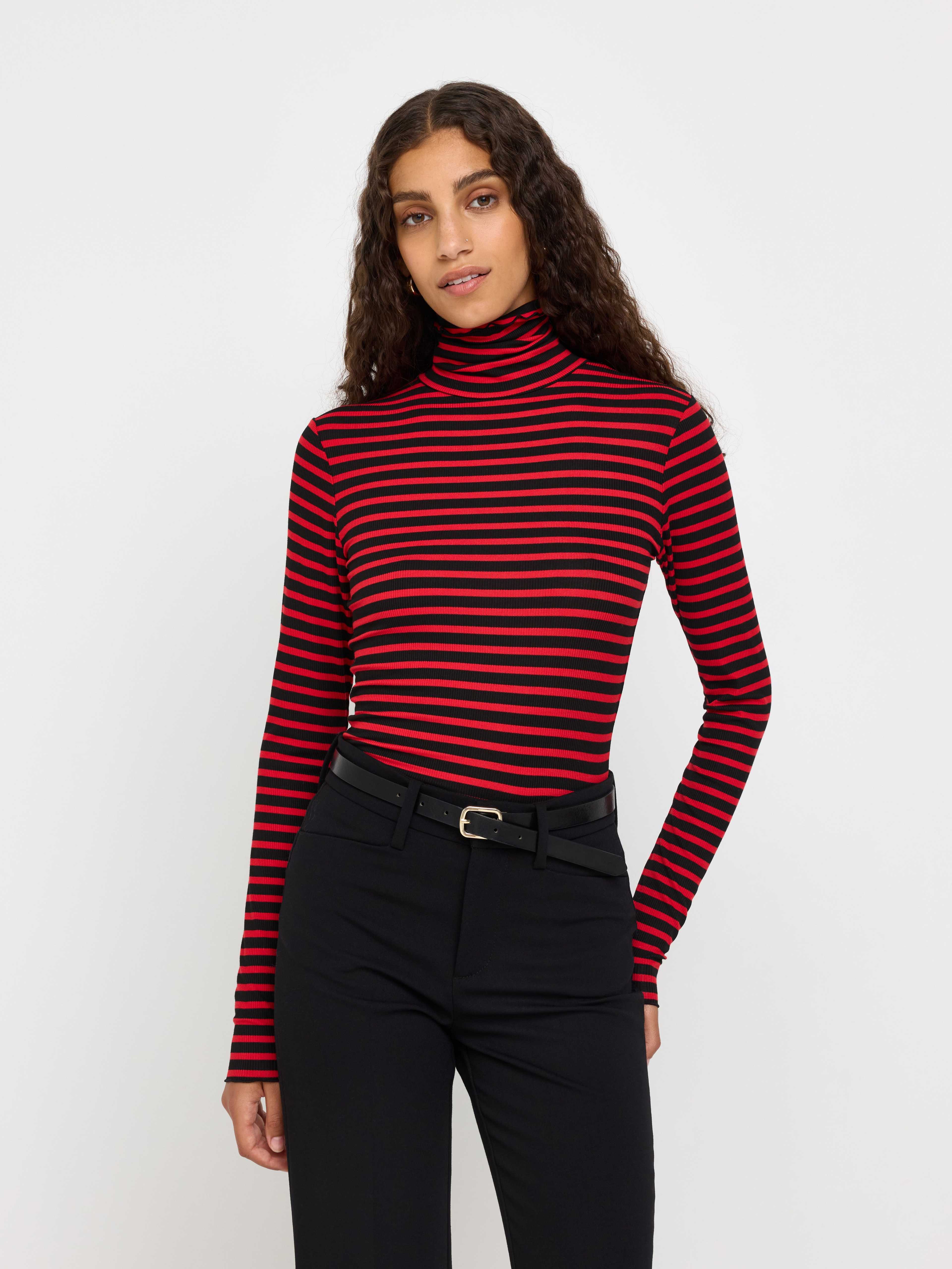 Ribbad topp med polokrage
