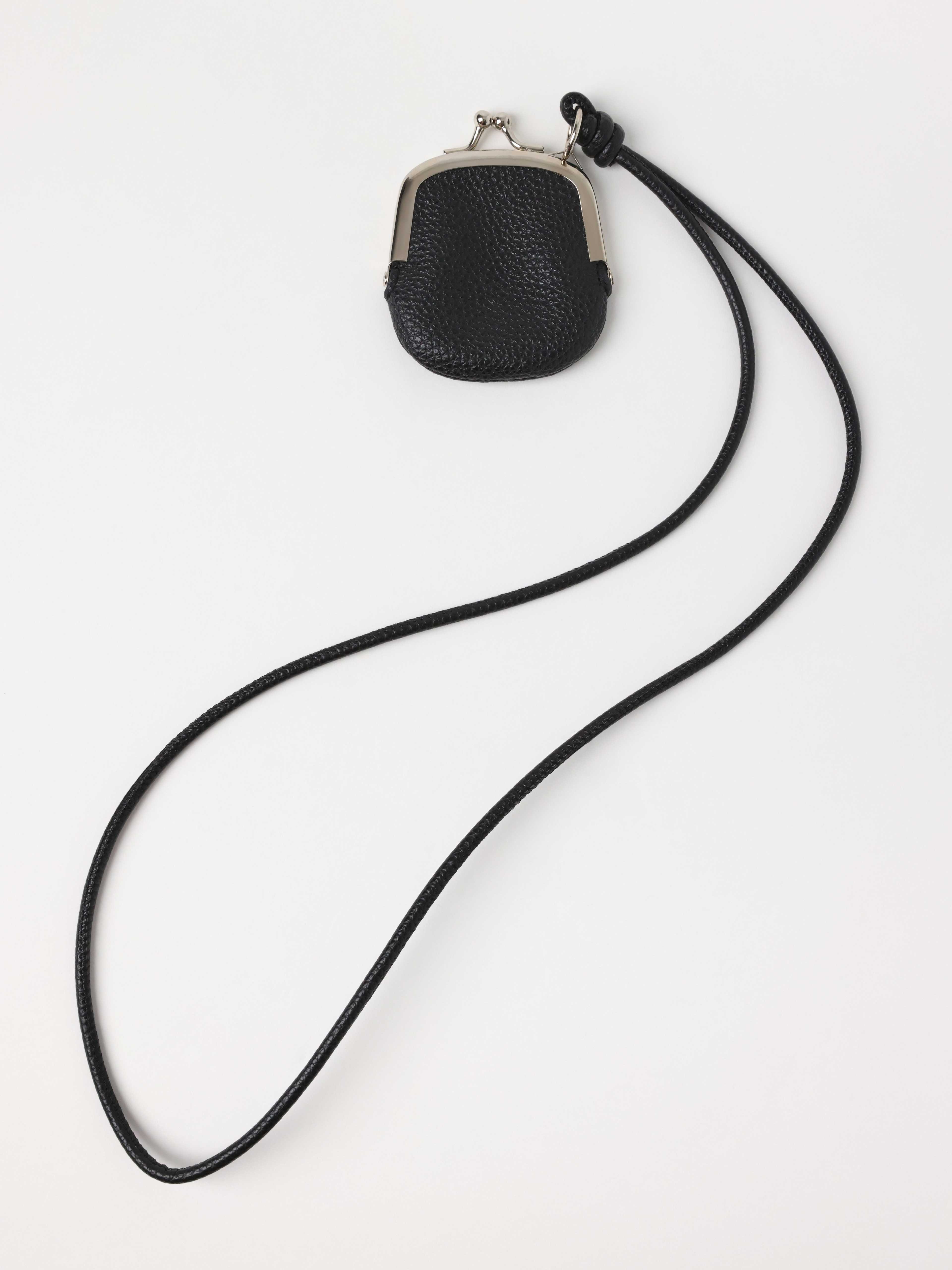 Halsband med liten handväska