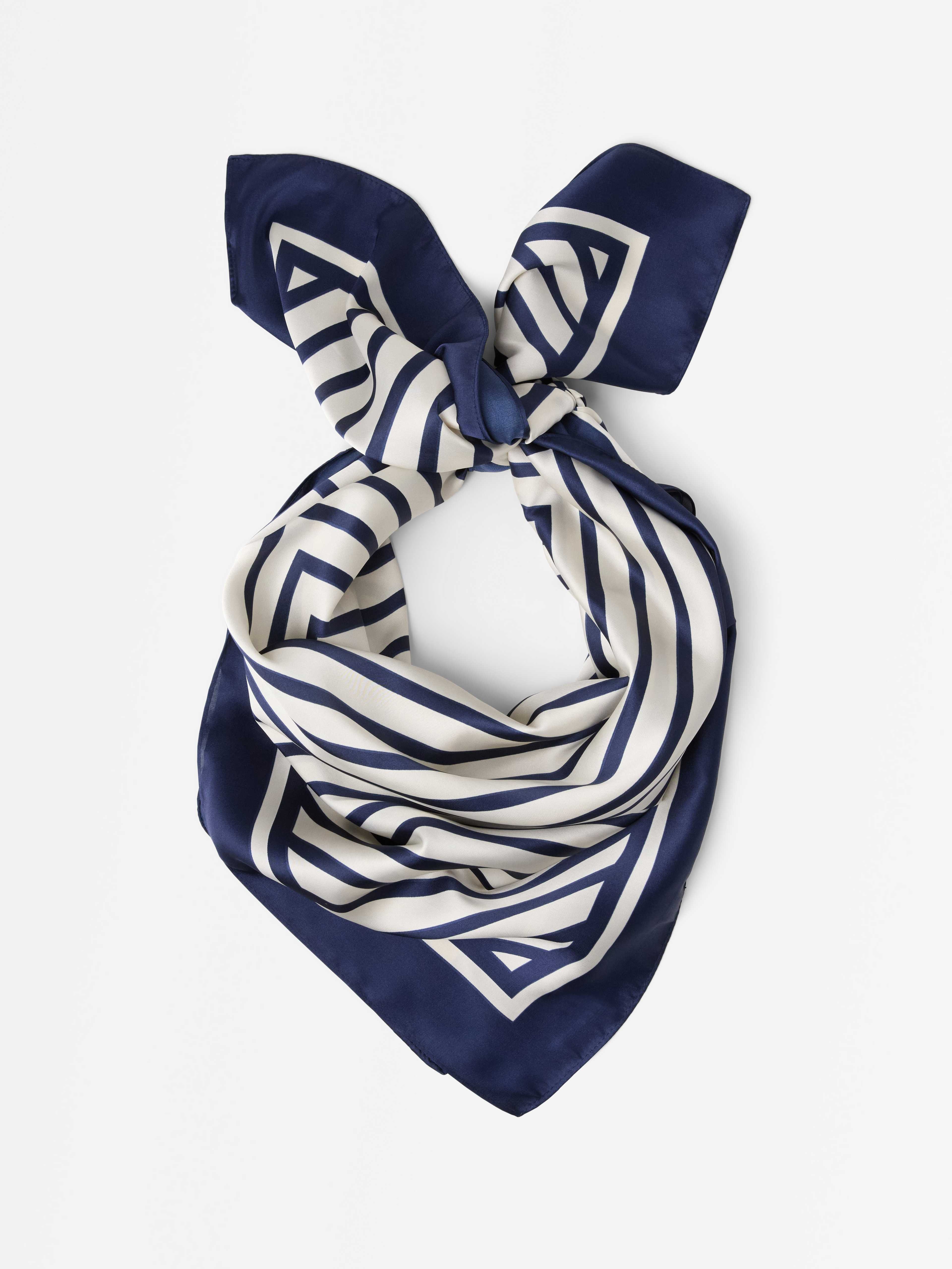 Lindex Scarf In Satin scarves dam – bild 7