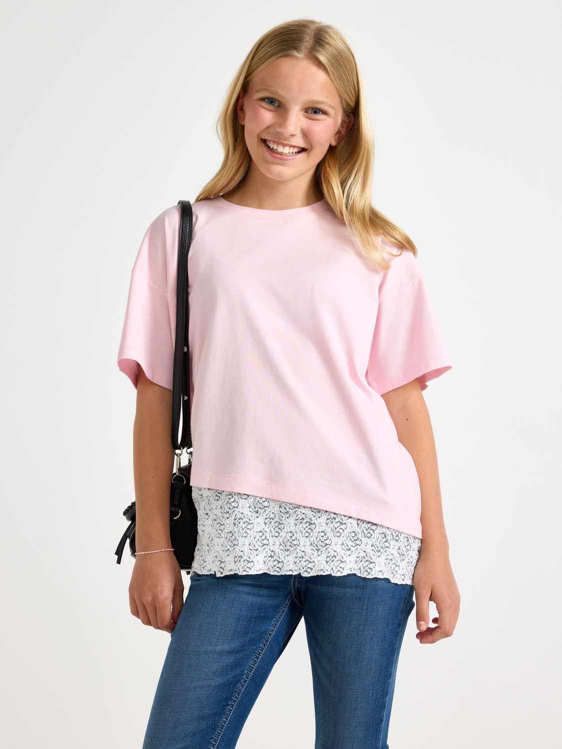 T-shirt med spetsdetalj