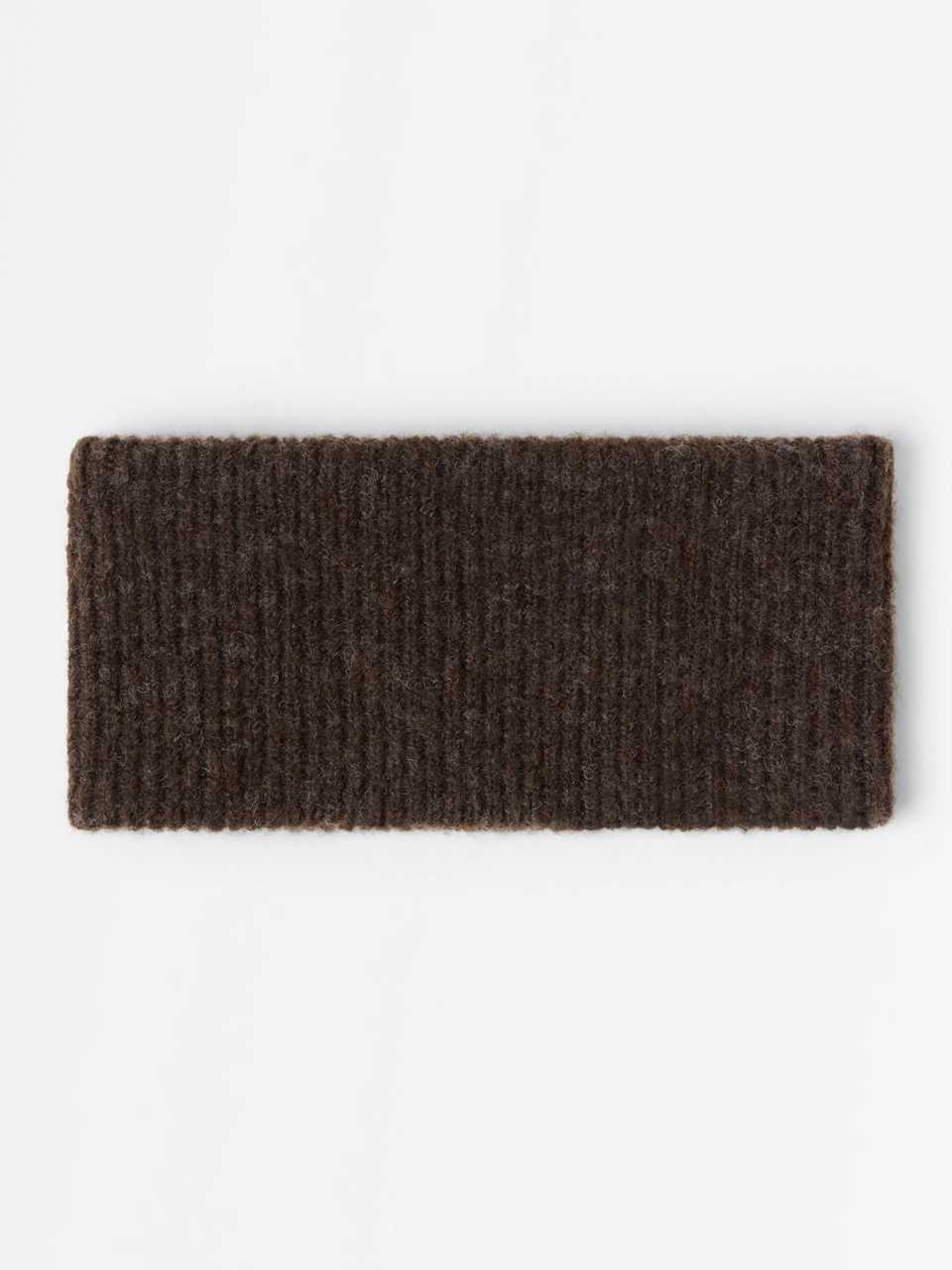 Ribbstickat pannband
