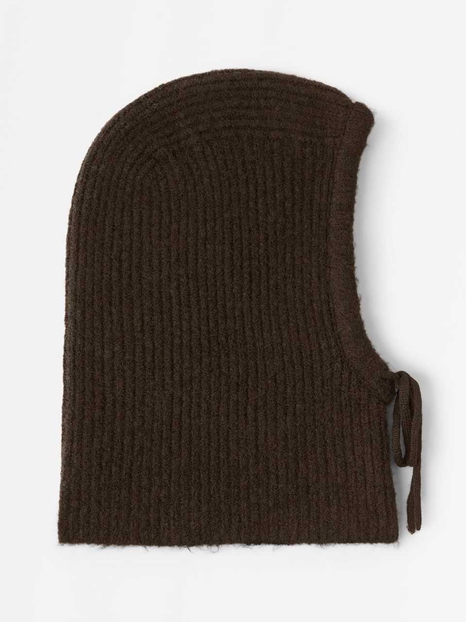 Ribbstickad balaklava