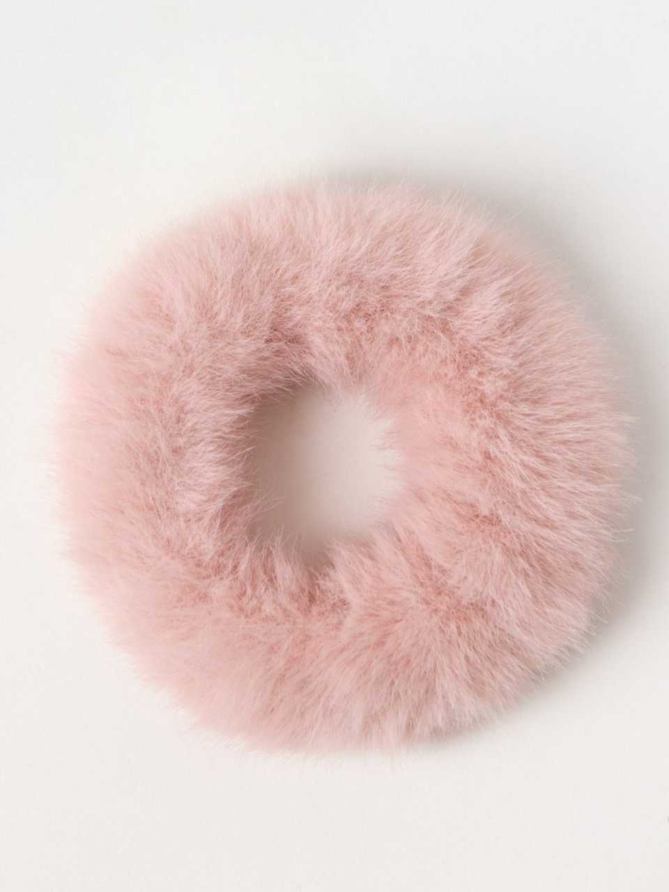 Scrunchie i fuskpäls