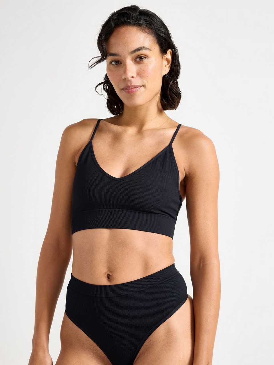 Seamless ribbad v-ringad soft-bh