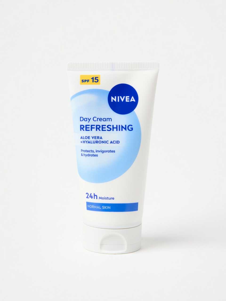 NIVEA Refreshing Day Creme SPF15