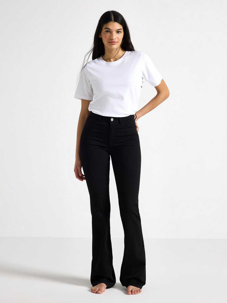 FLARE Mira extra långa jeans med superstretch