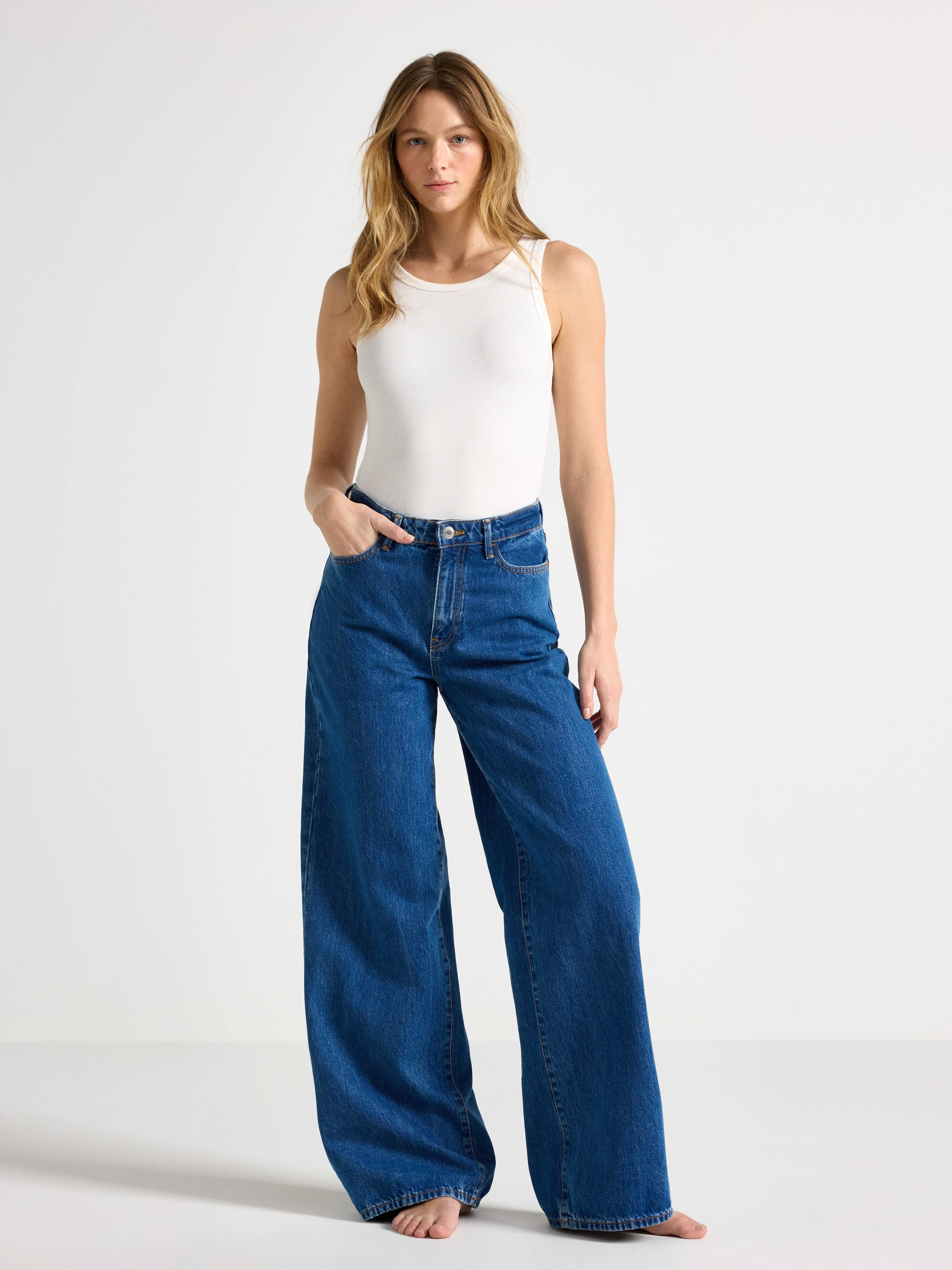WIDE Jackie jeans med extra vida ben