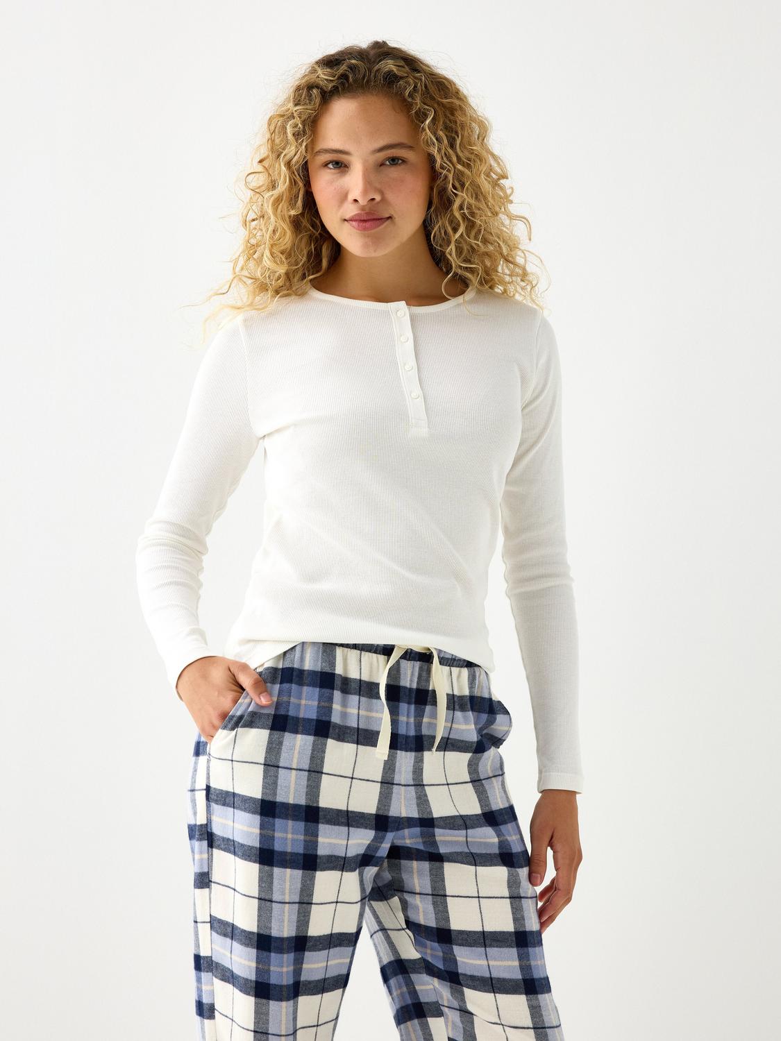 Långärmad ribbad pyjamastopp