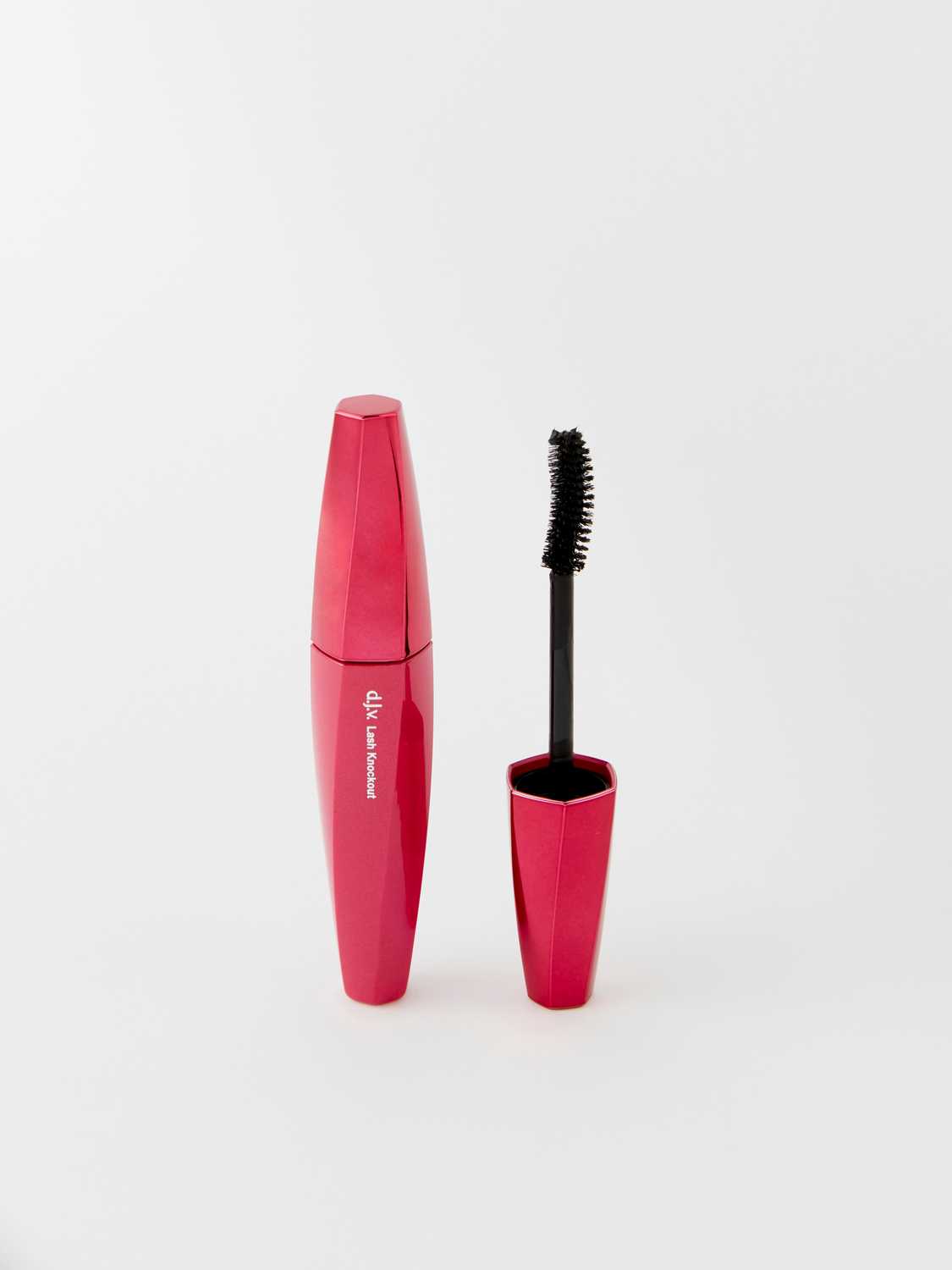 d.j.v Lash Knockout Full Volume Mascara