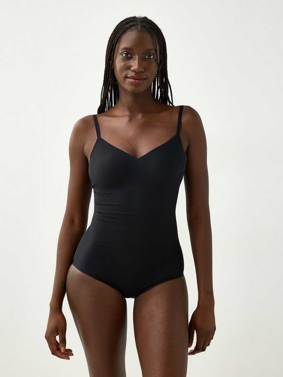 Invisible medium support shaping body