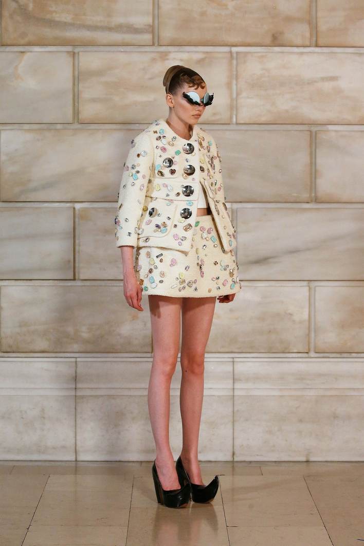 Look 10