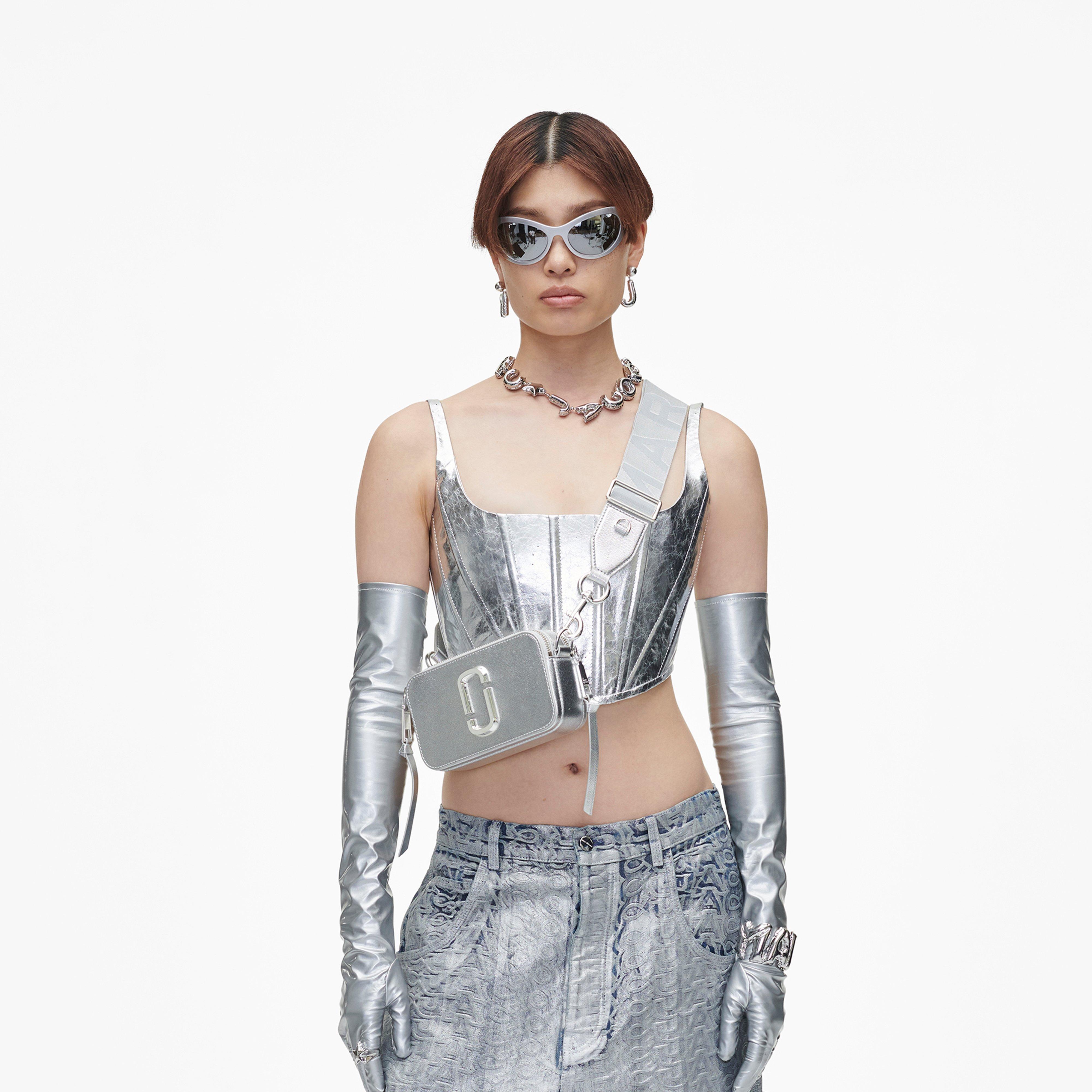 ザ DTM メタリック スナップショット | マーク ジェイコブス | 公式サイト 