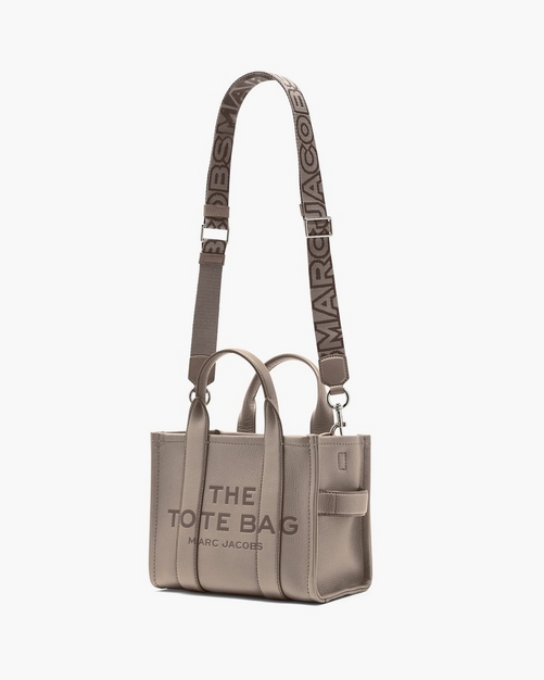 The Thin Outline Logo Webbing Strap | Marc Jacobs | Official The Thin Outline Logo Webbing Strap | Marc Jacobs | Official