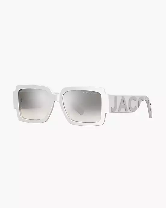 The Marc Jacobs sunglasses are so practical. The chains protects