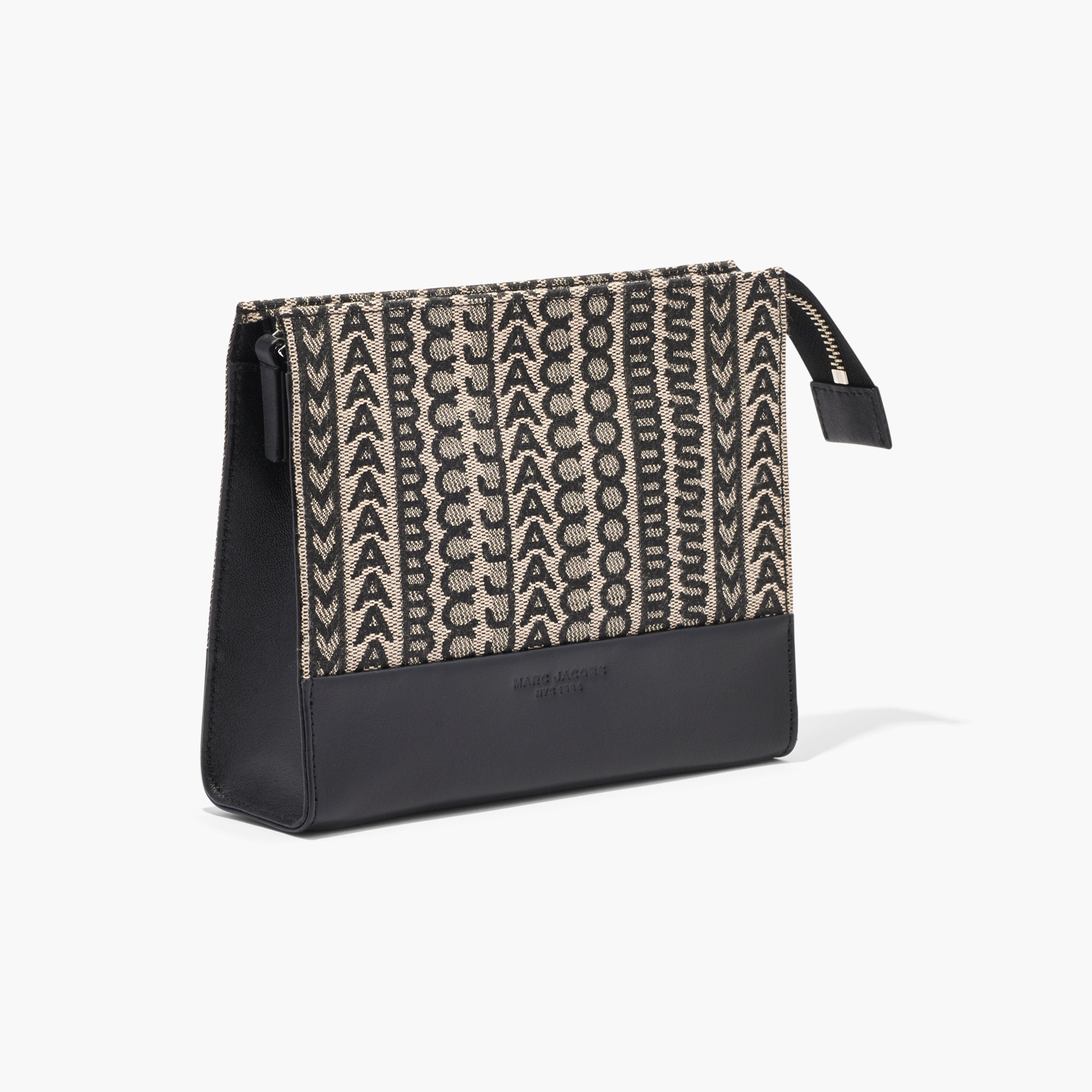 marc by marc jacobs pouch