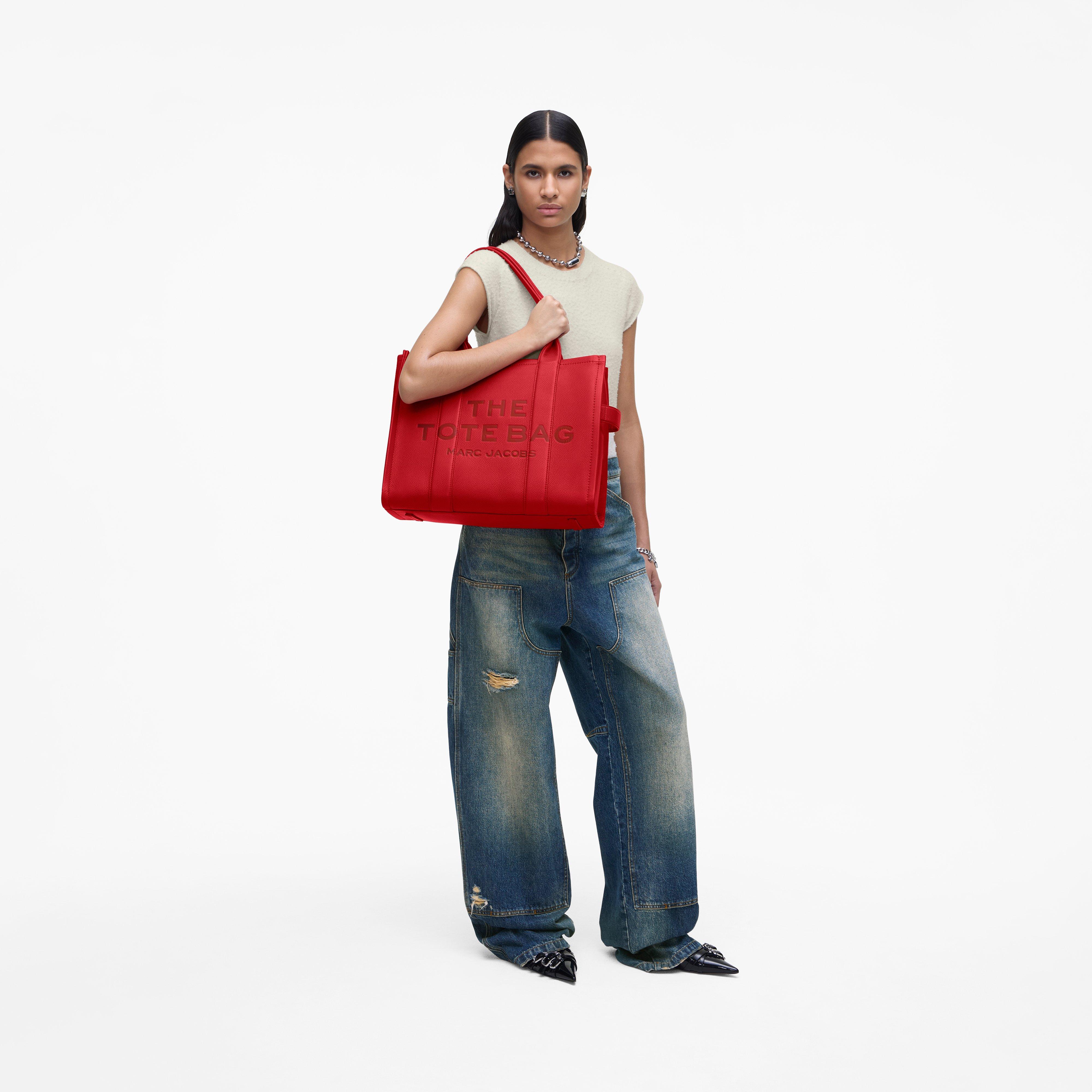 MARC JACOBS THE TOTE BAG 中型 Tote Bag Size Guide