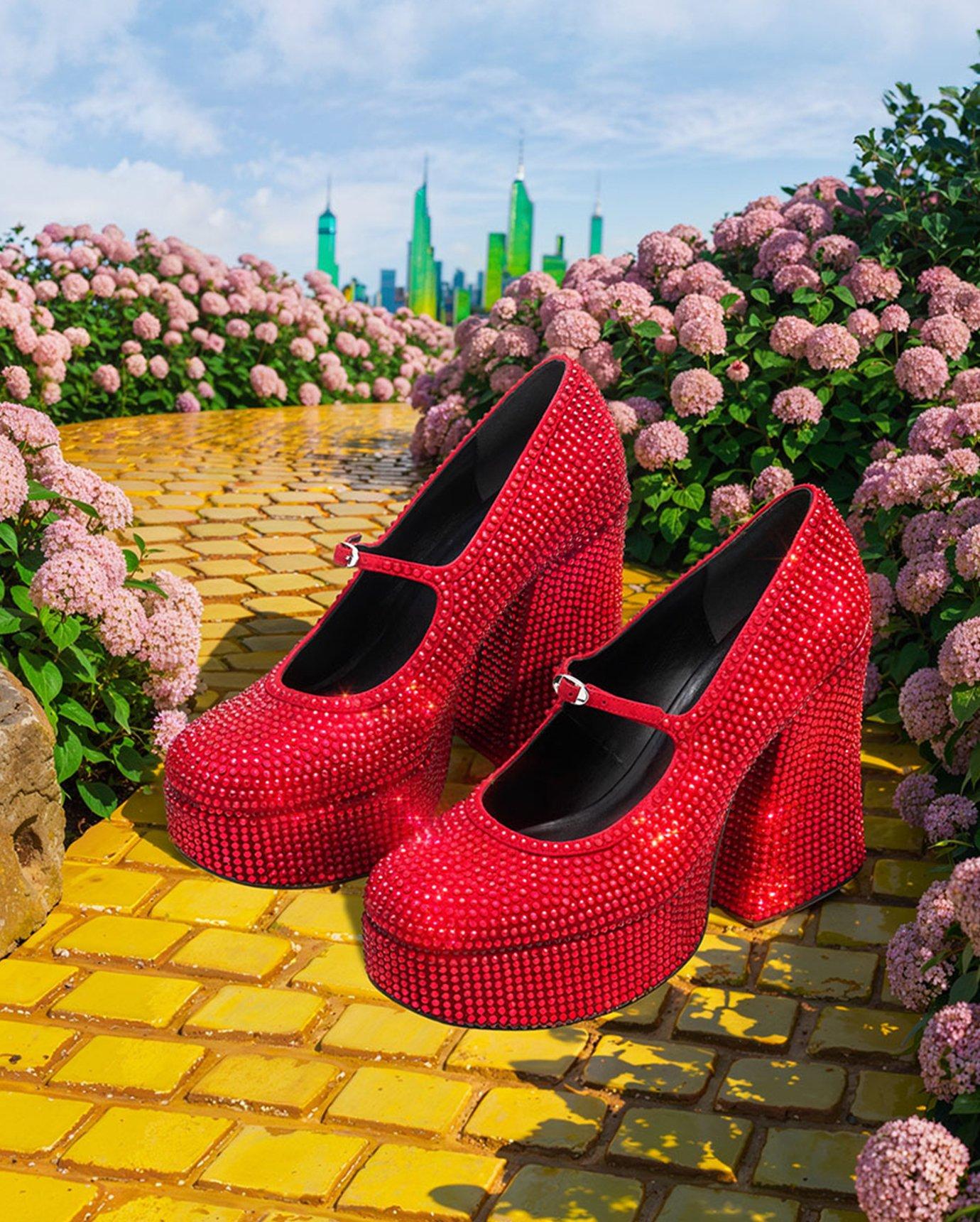 マークジェイコブスMarc by 泣い Marc Jacobs ピンヒール エナメル 