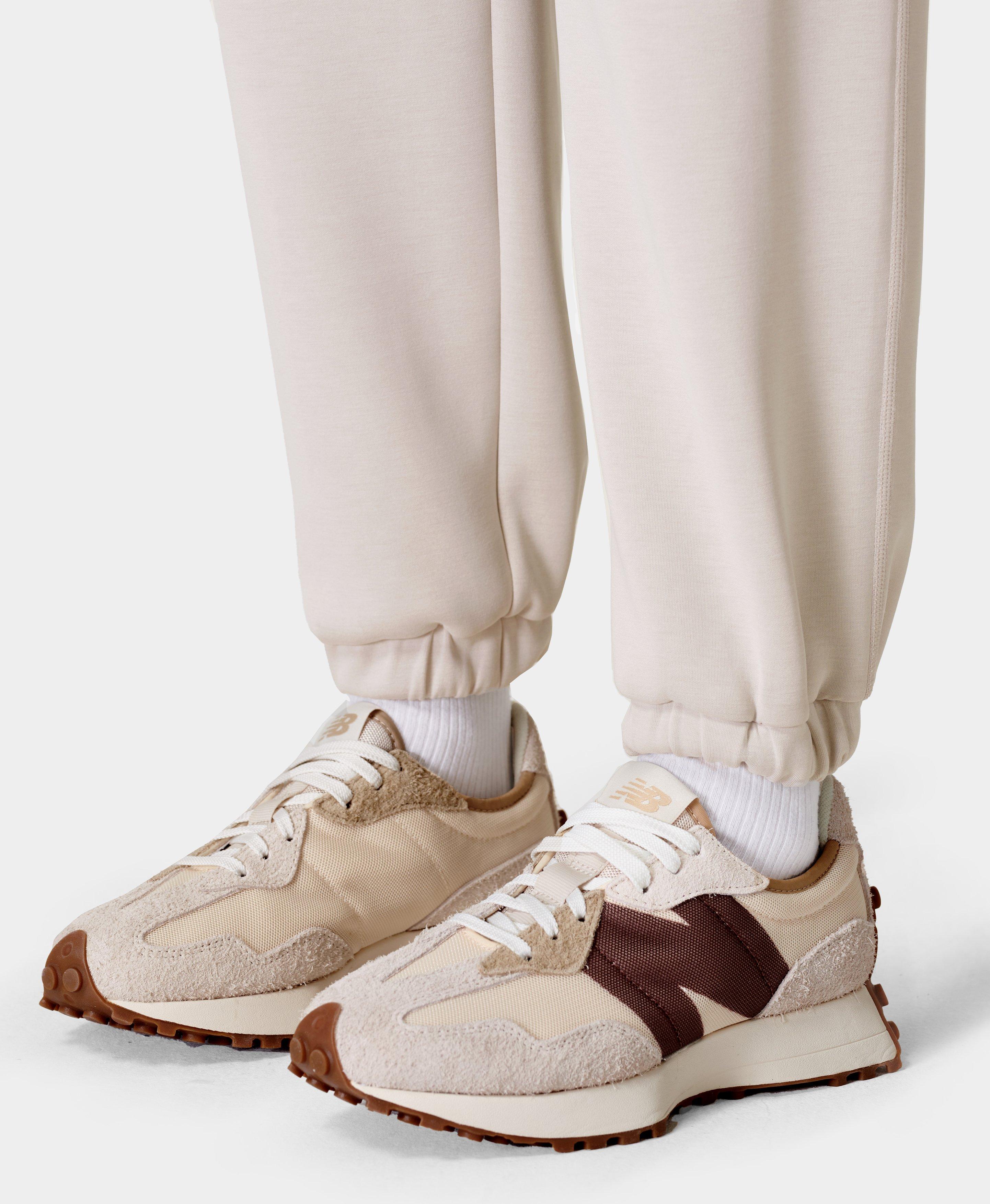 New Balance 327 Trainers