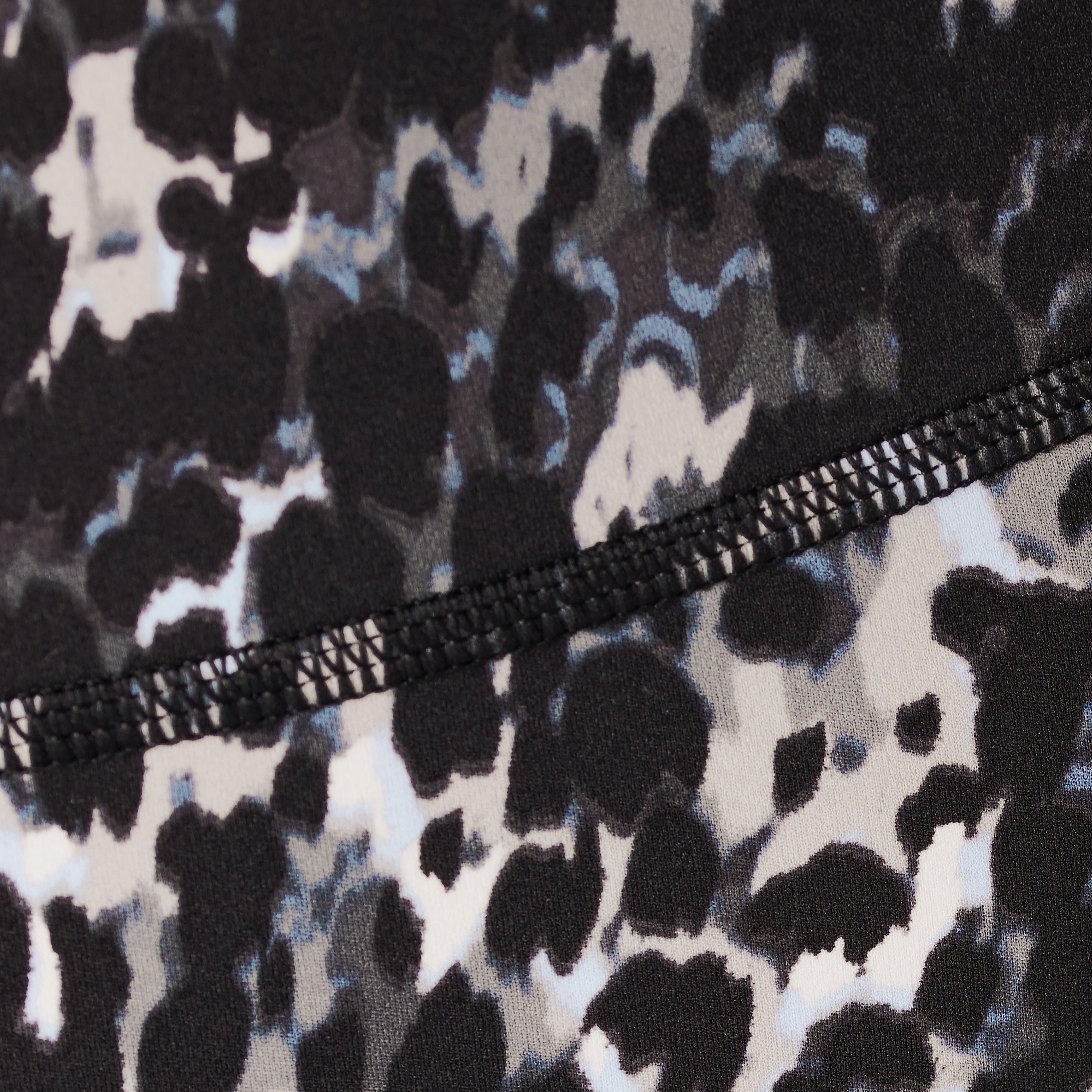 Swatch color Grey Dapple Print