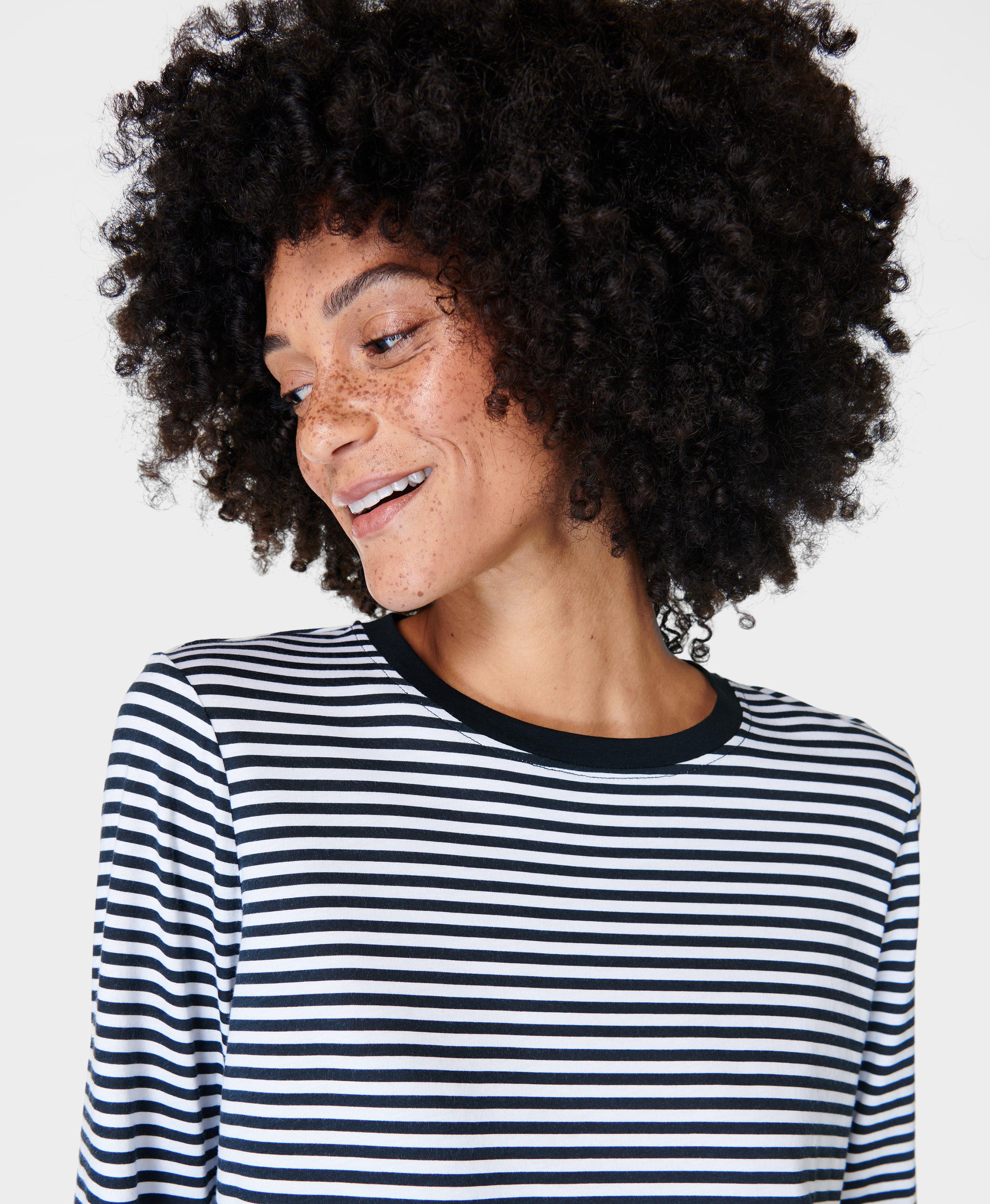 Black and white on sale long sleeve t shirt