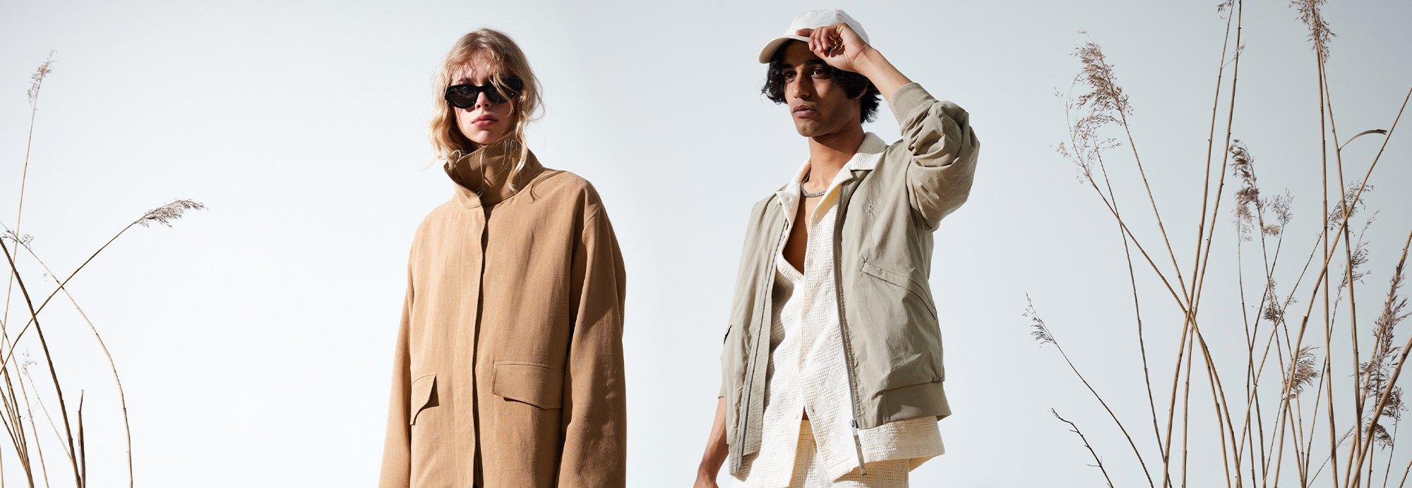 bild tva personer med jackor