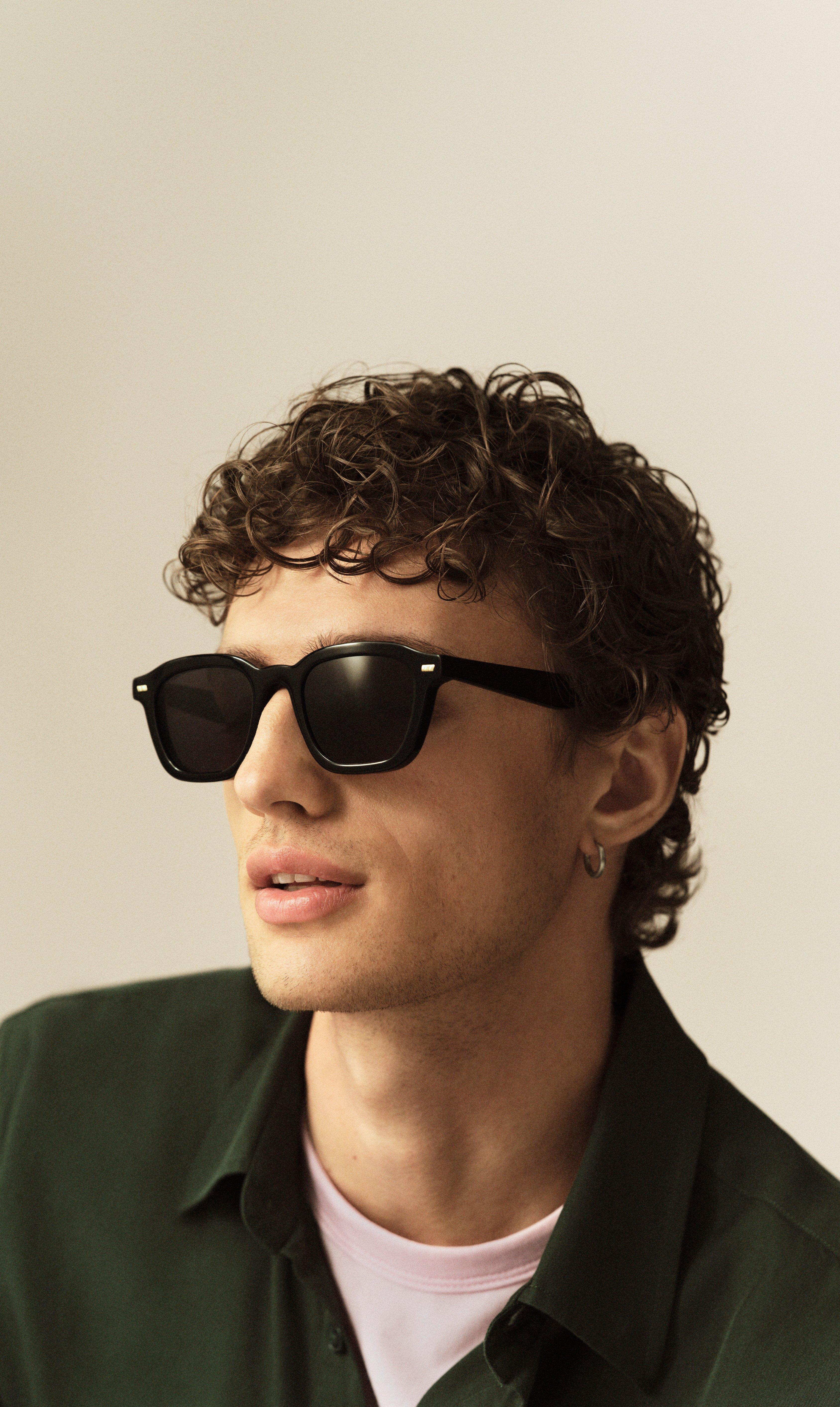 modell med mössa från norvie