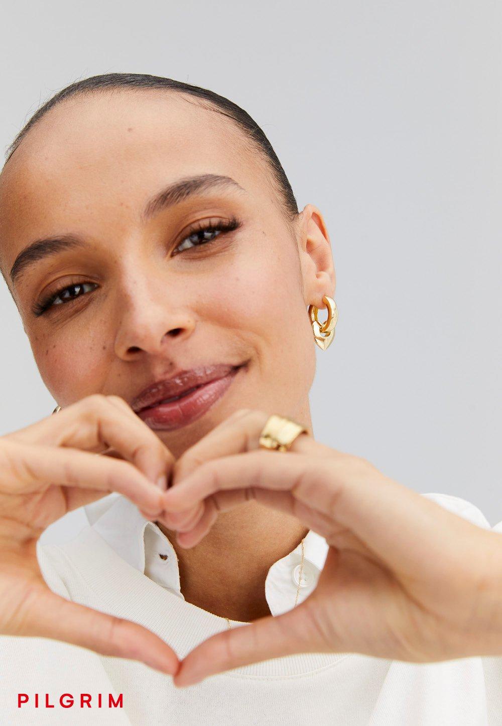 Smycken från Pilgrim.