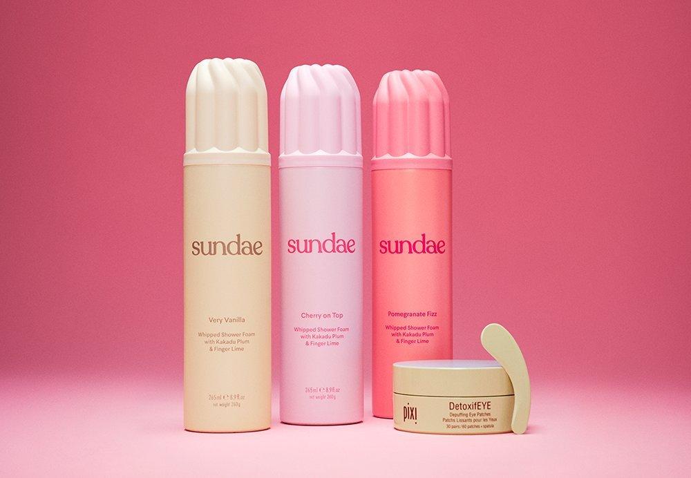 Sundae Foaming Body Wash i tre olika dofter och Pixi DetoxifEYE Patches.