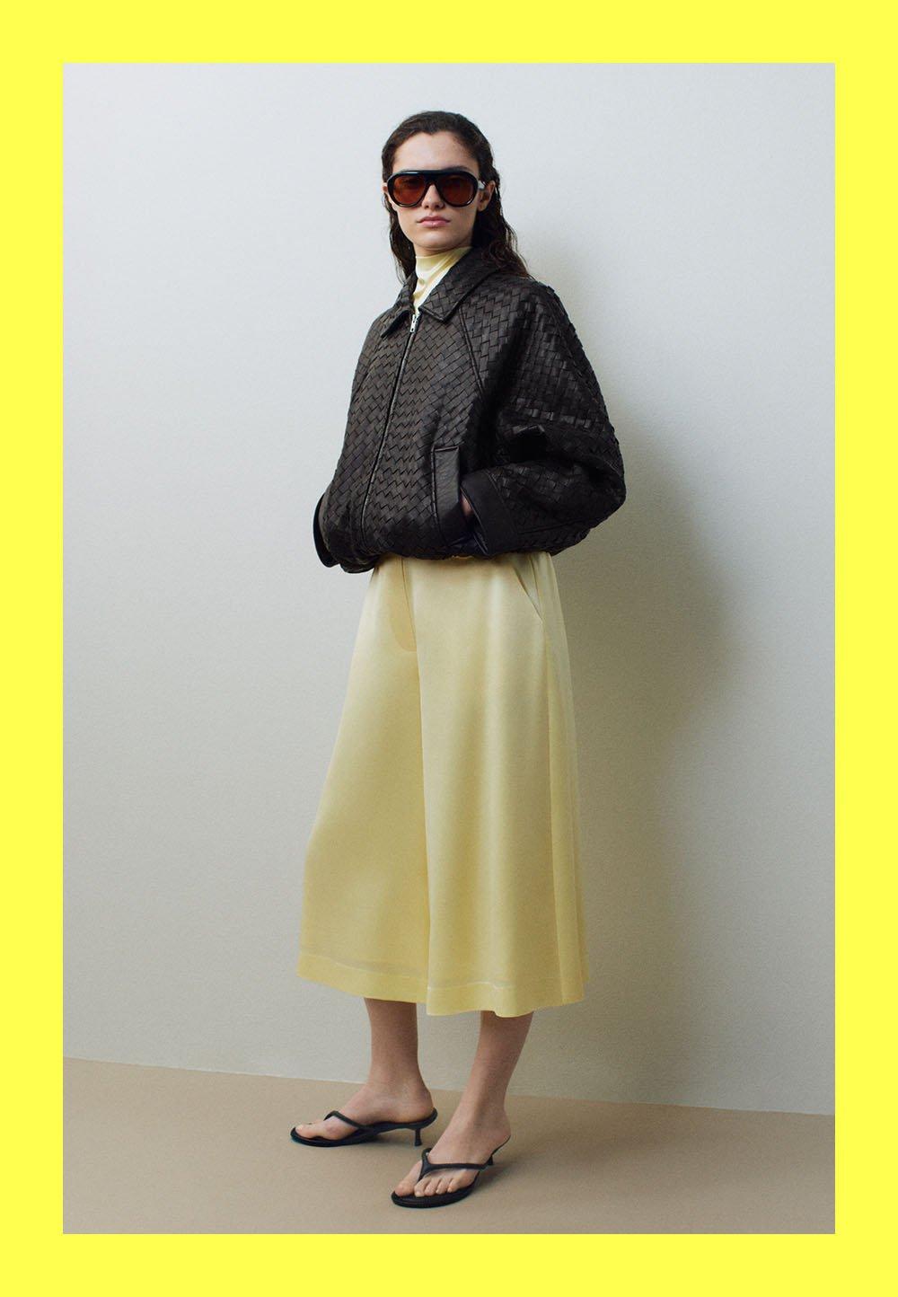 Dammode, väskor, skor, smycken och klockor.