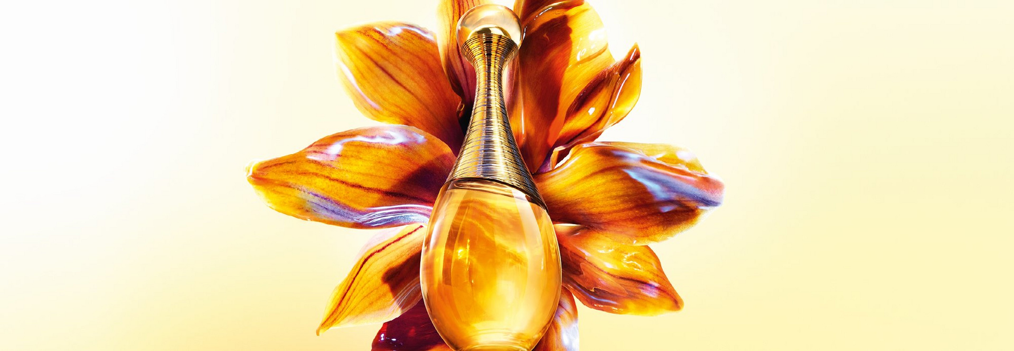 Dior J'Adore Intense Parfum.