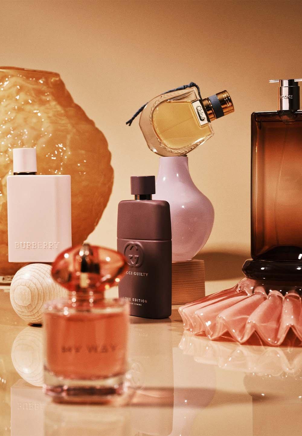 Parfymflaskor i olika färger