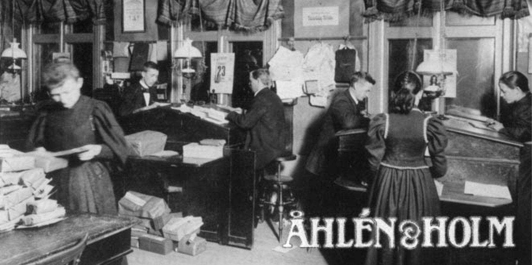 Historisk svartvit bild av personal i Åhlén & Holms verksamhet i Insjön, Dalarna 1899.