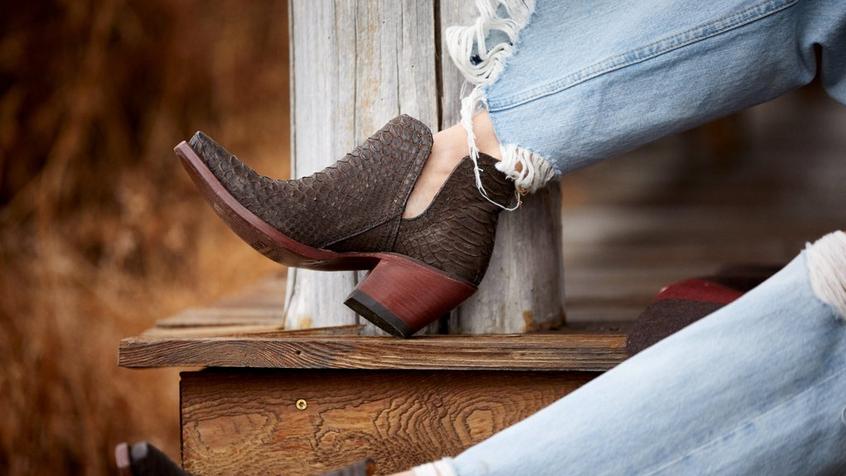 How To Wear Cowboy Boots With Jeans: Our Fav Jeans + Style Tips