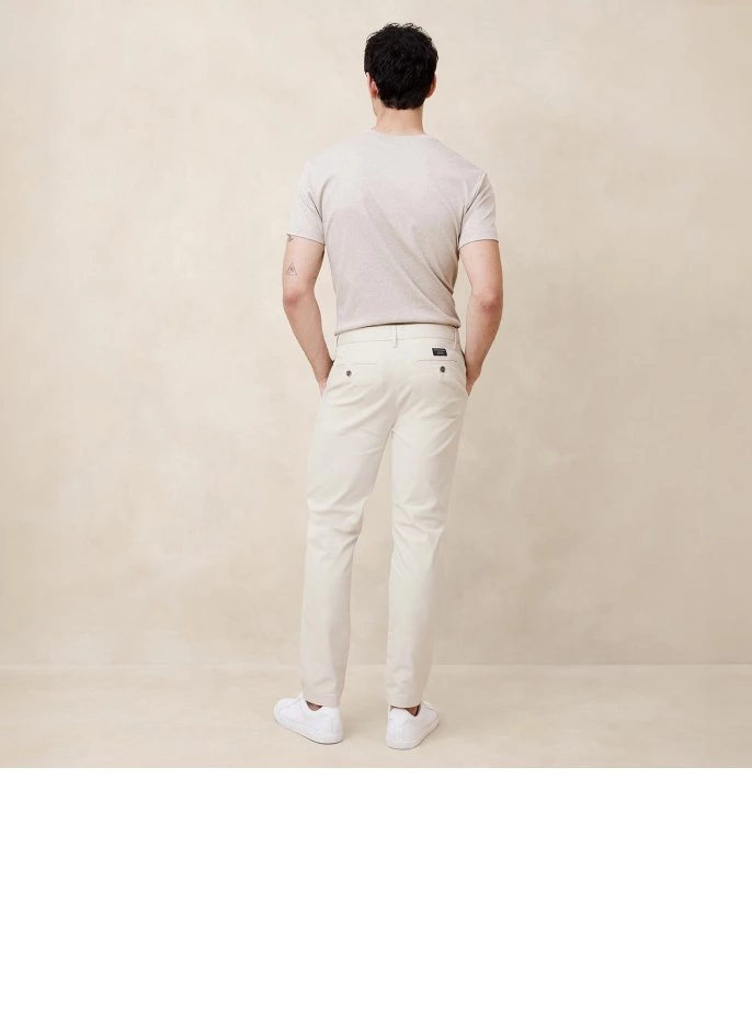 Slim Comfortably well-fitted for everyday ease.