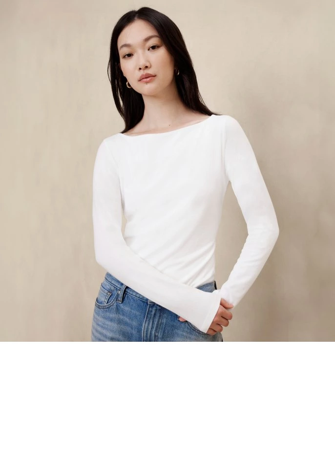 SOFT STRETCH A double-layered cotton blend with a snug fit.
