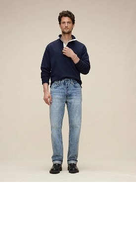 Straight. Fitted through the thigh , straight through the leg