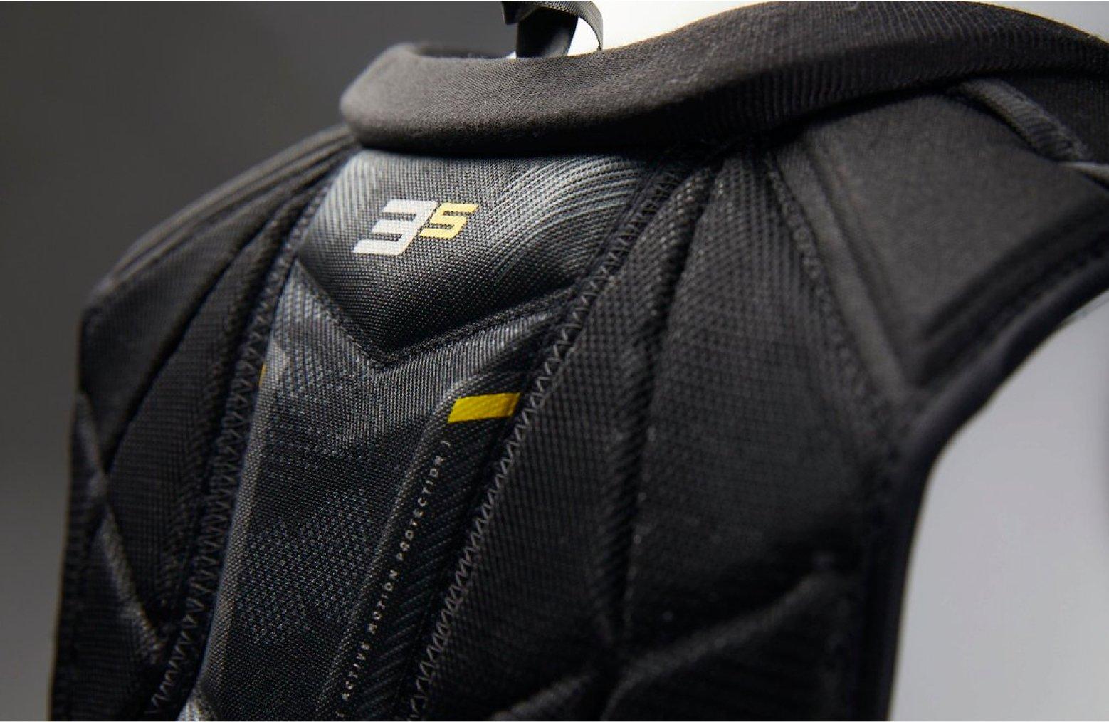 SUPREME ULTRASONIC Shoulder Pad Senior Maximum mobility with great