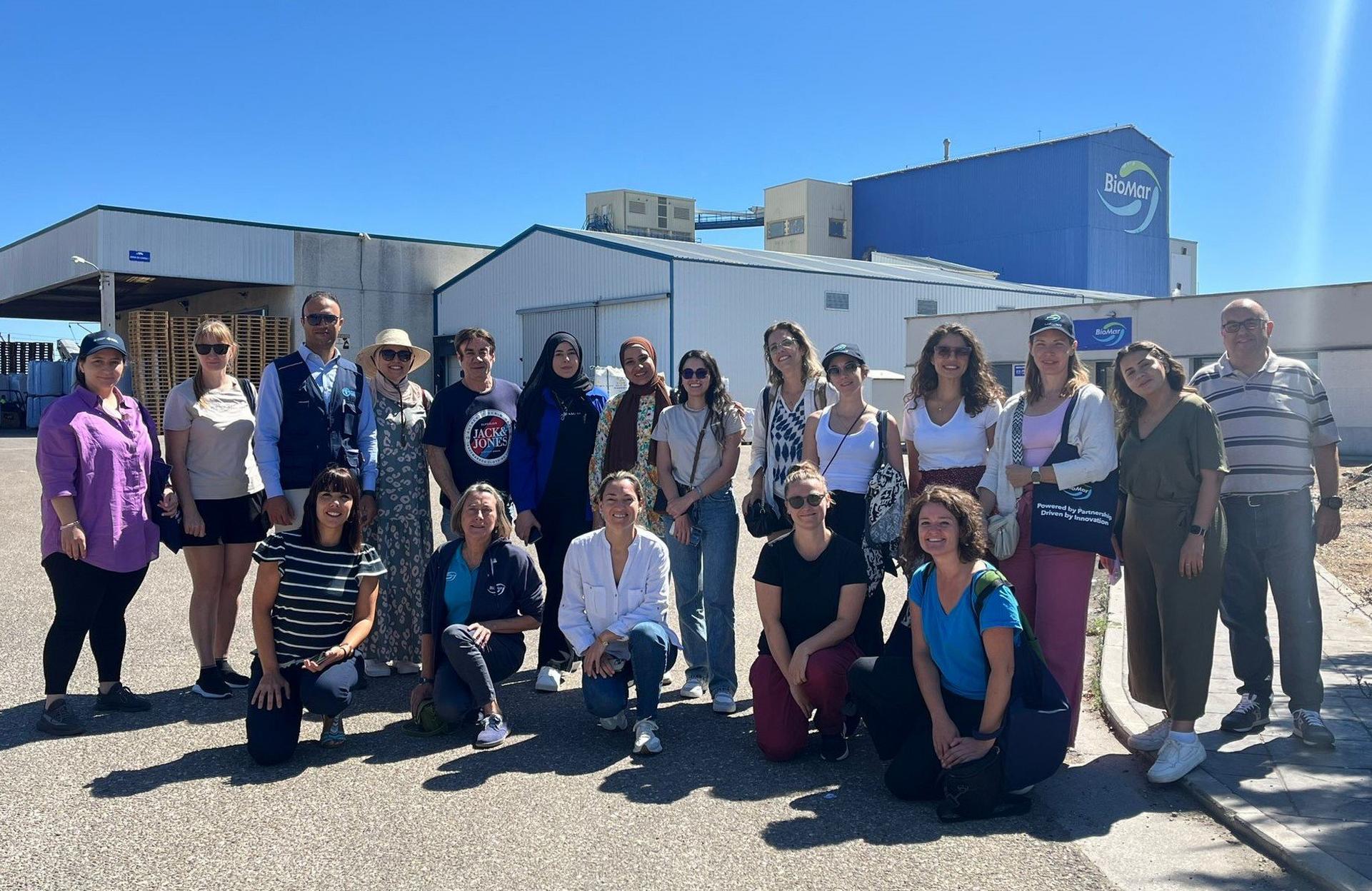 Capacitando a Mujeres en la Acuicultura: Un Día de Aprendizaje en la Fábrica de BioMar en Dueñas