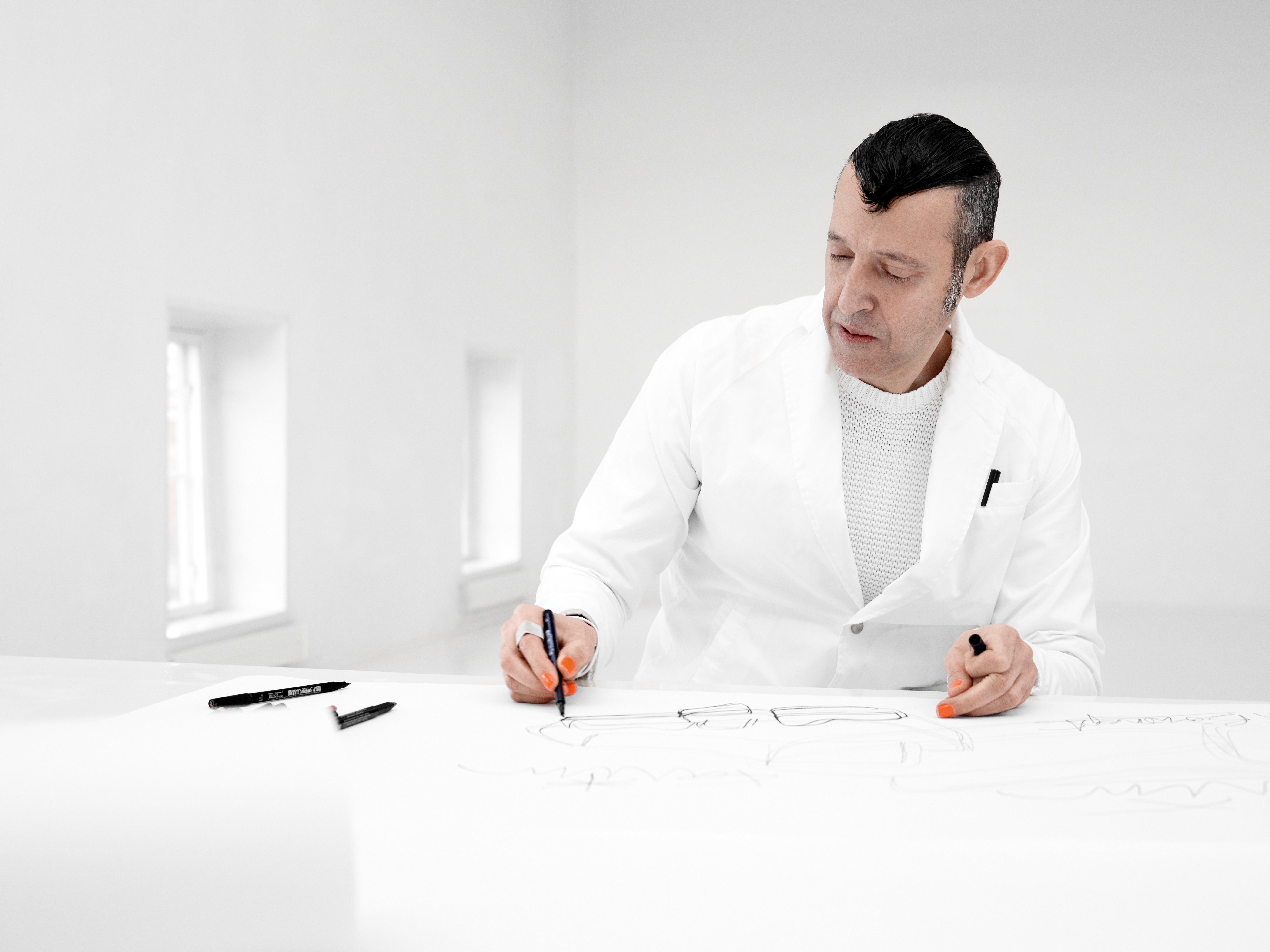 Karim Rashid se encuentra en la zona de desarrollo de nuevos diseños