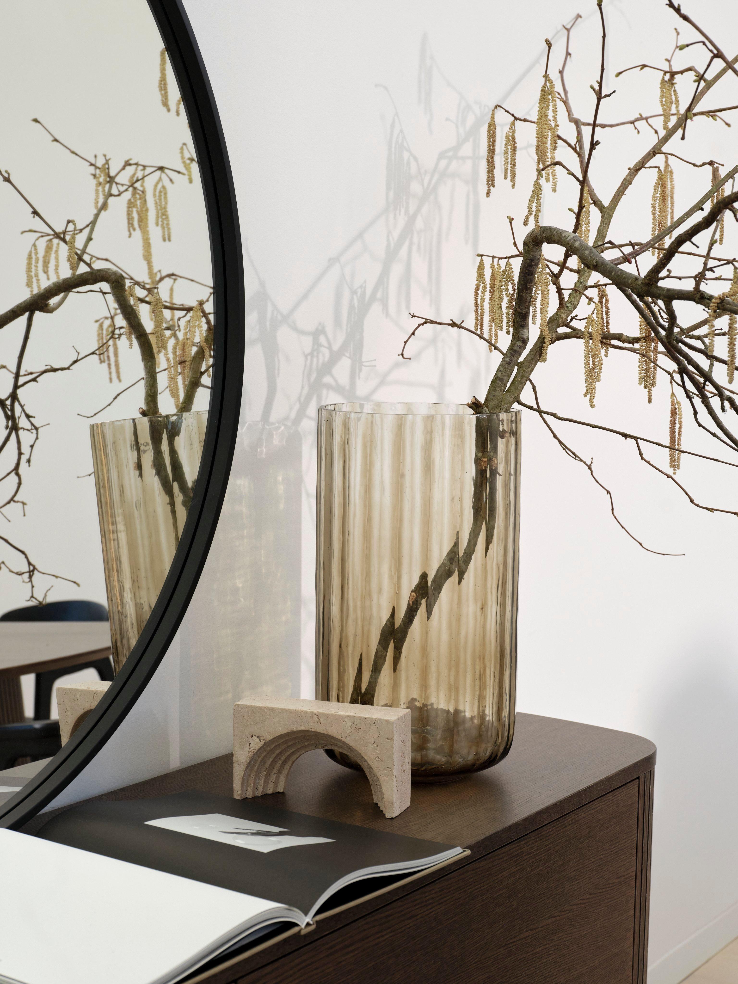 An up-close look at the Rubble vase in black.