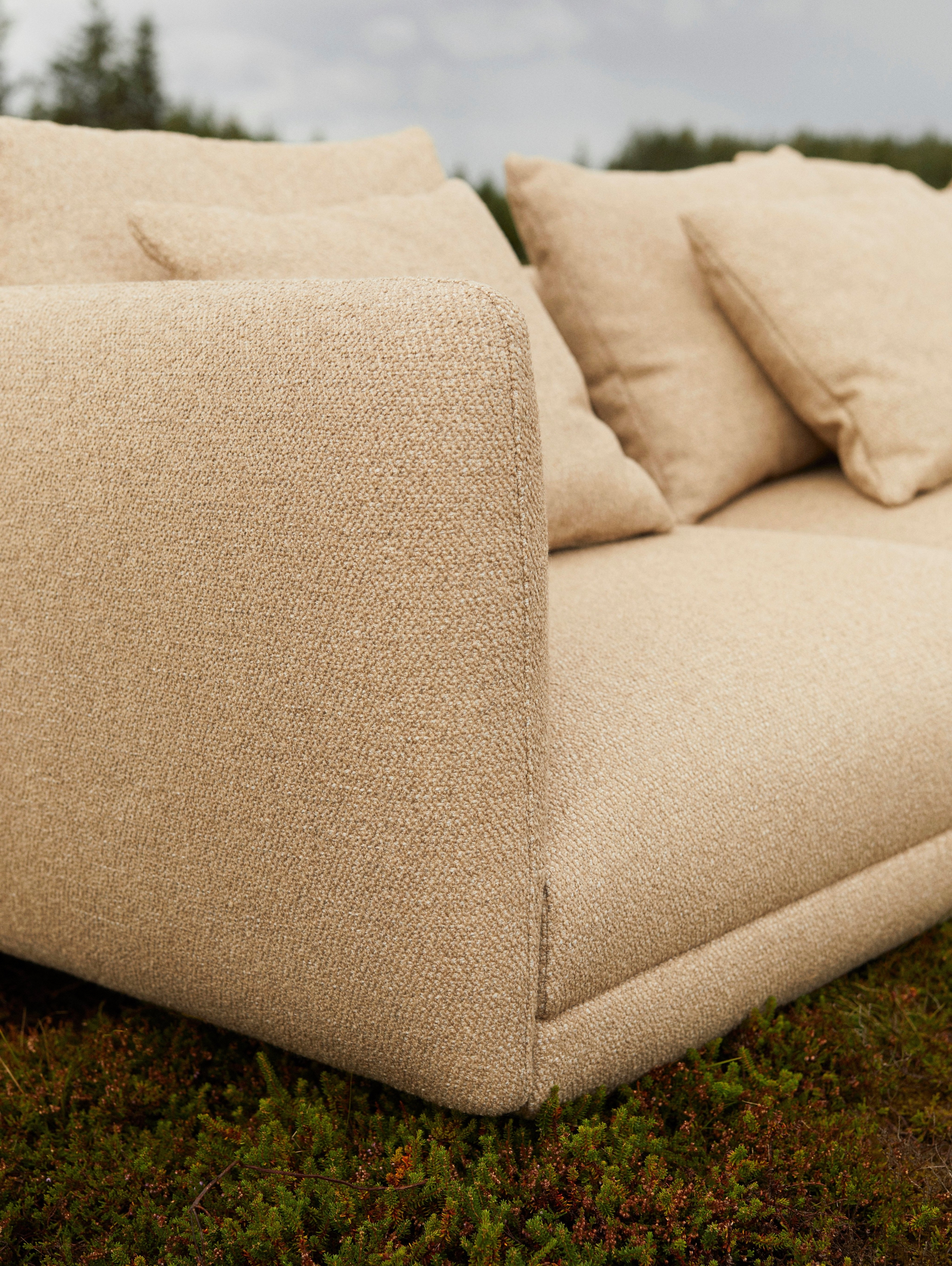 A sun-drenched outdoors featuring the Salamanca sofa.