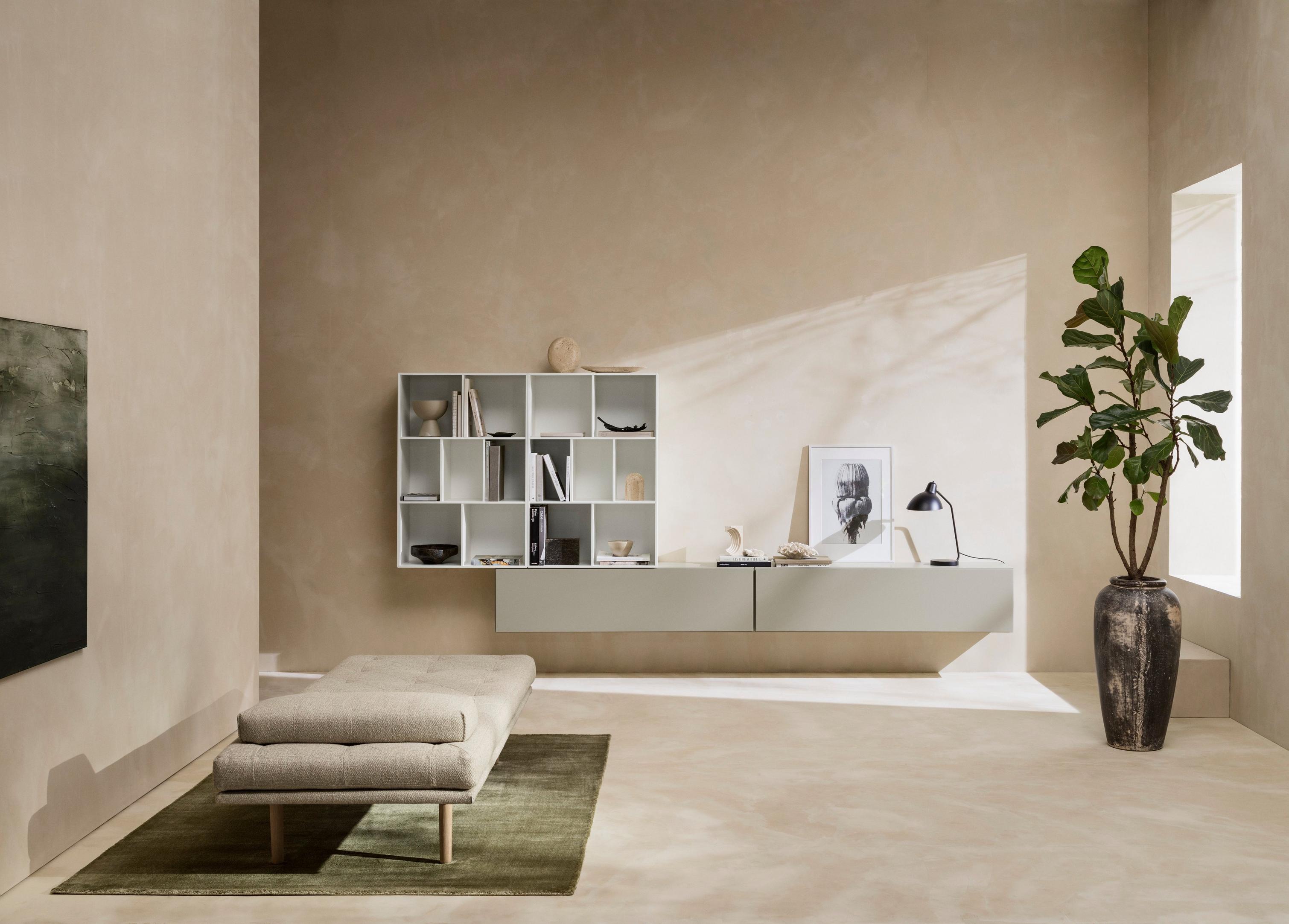 Fusion 沙发床、Lugano 和 Como 储物系统打造 Japandi 风格起居室。