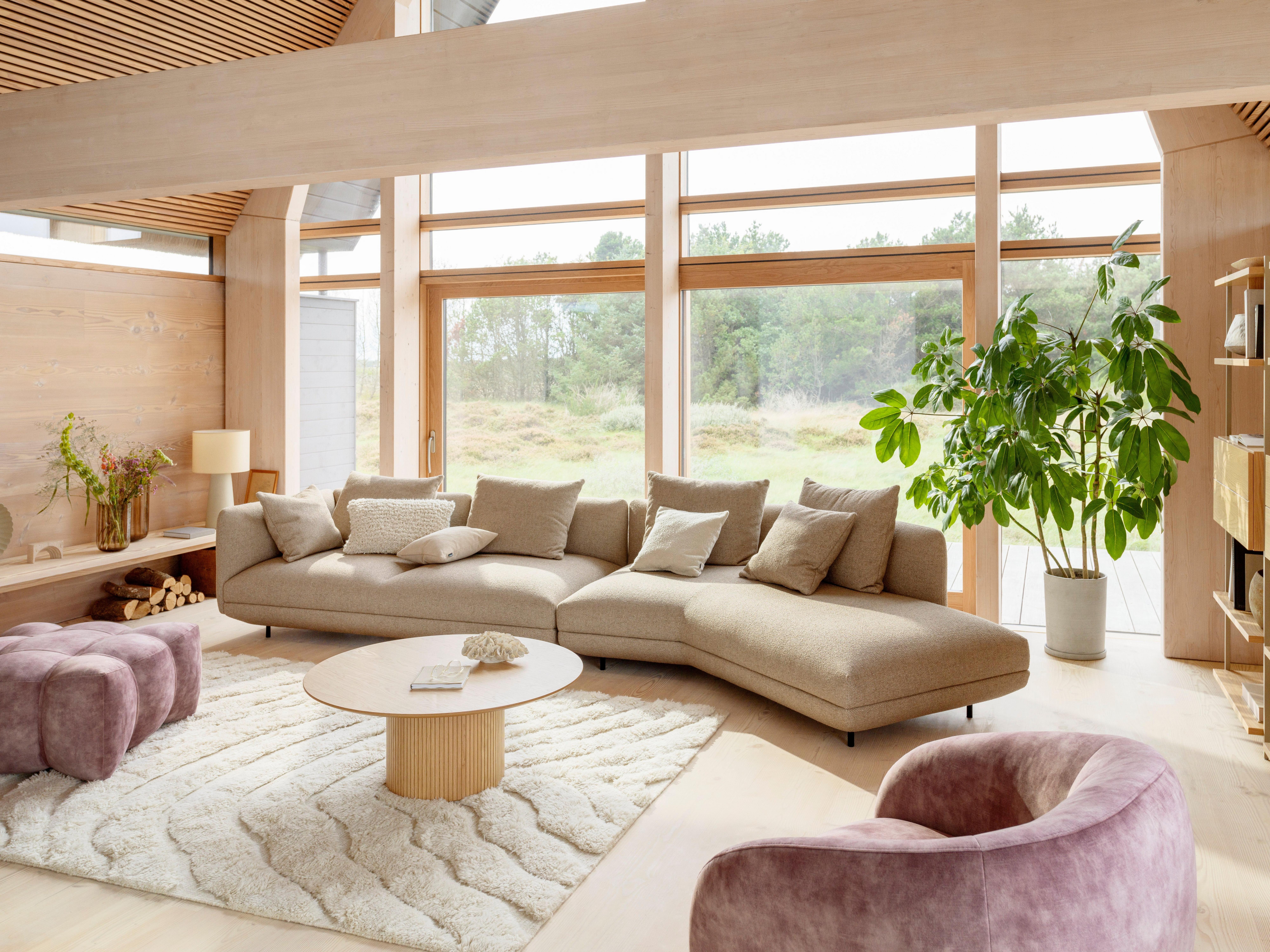 Modern organic living space featuring the Salamanca sofa upholstered in brown Lazio fabric.